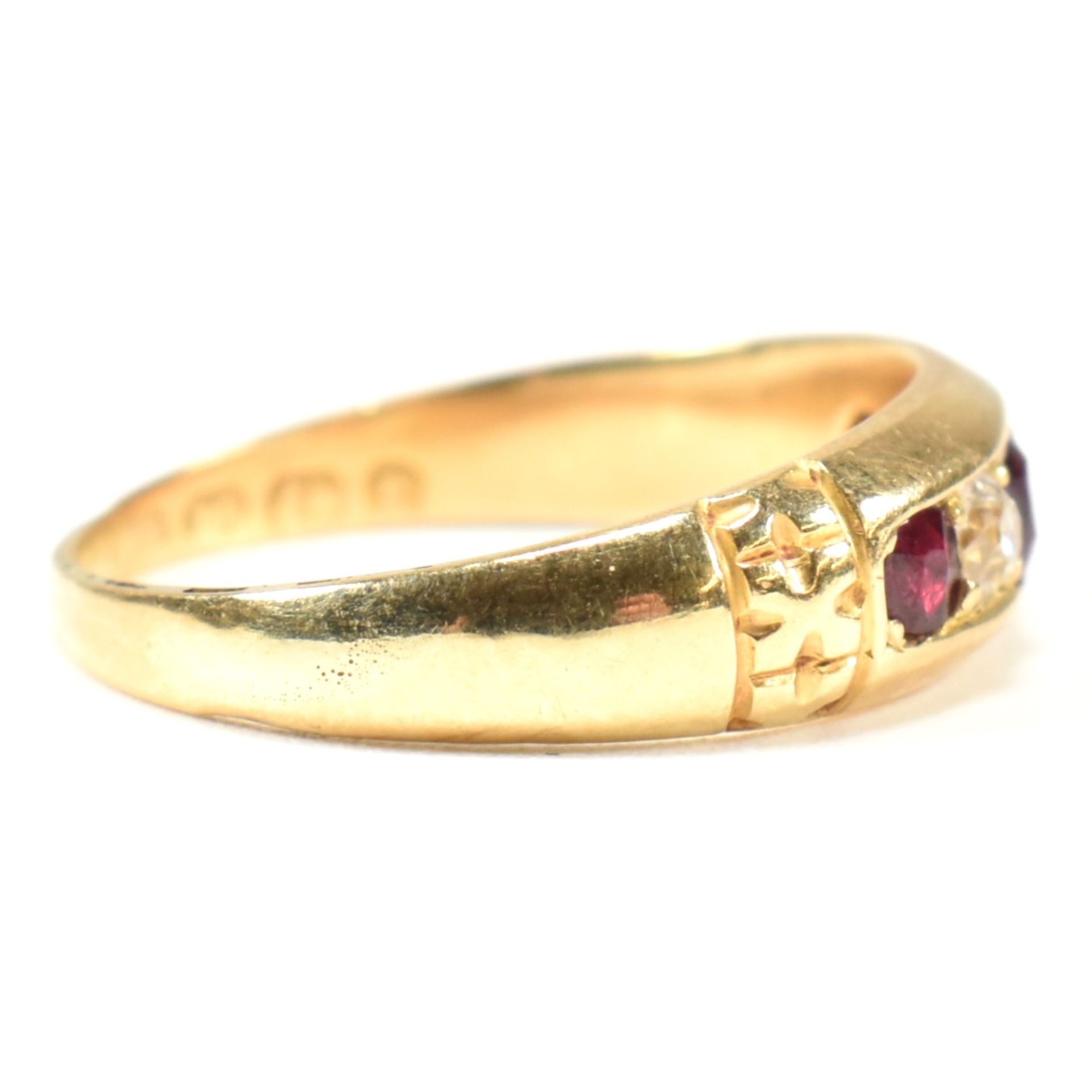 VICTORIAN 18CT GOLD RUBY & DIAMOND FIVE STONE RING - Bild 4 aus 9