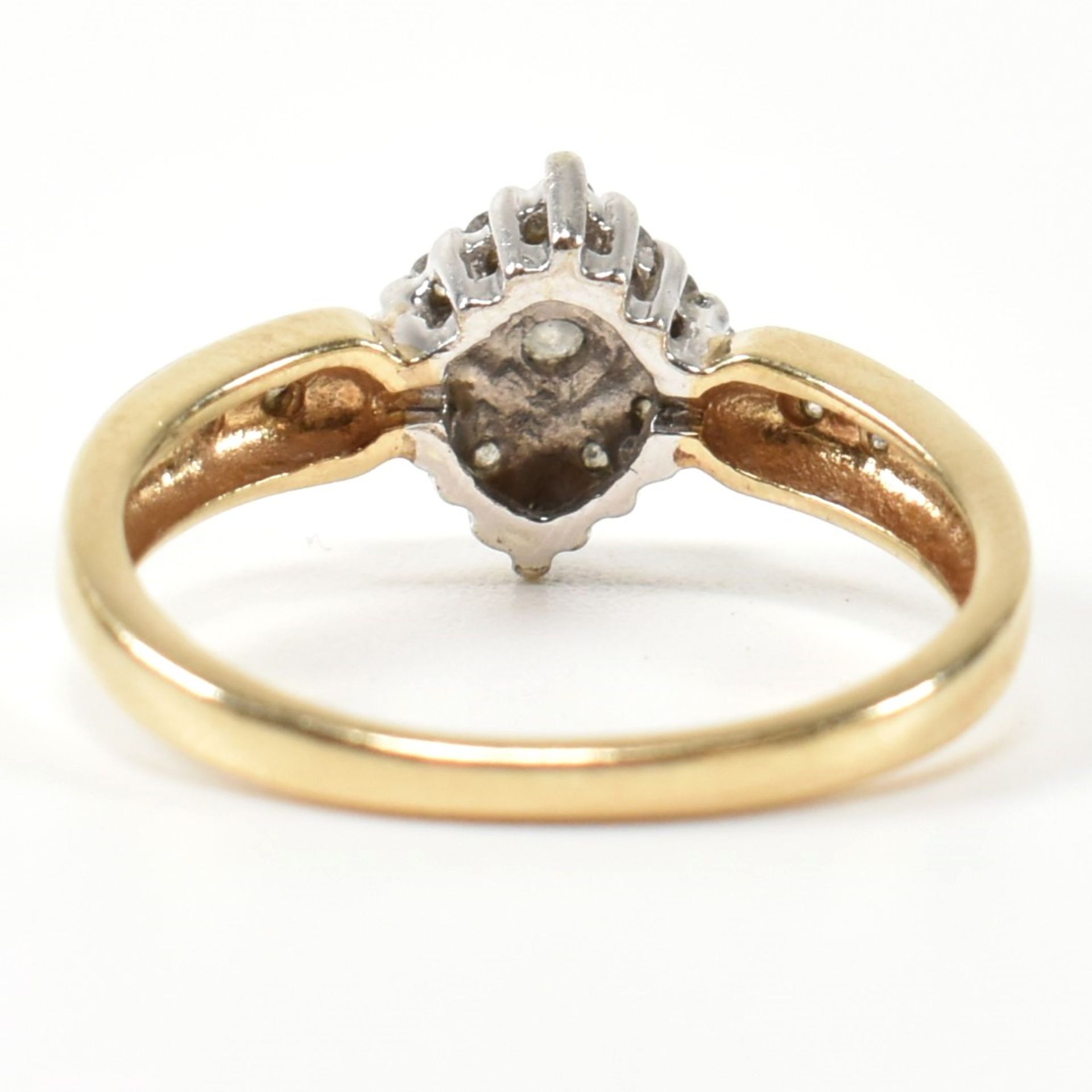 HALLMARKED 9CT GOLD & DIAMOND CLUSTER RING - Image 2 of 9