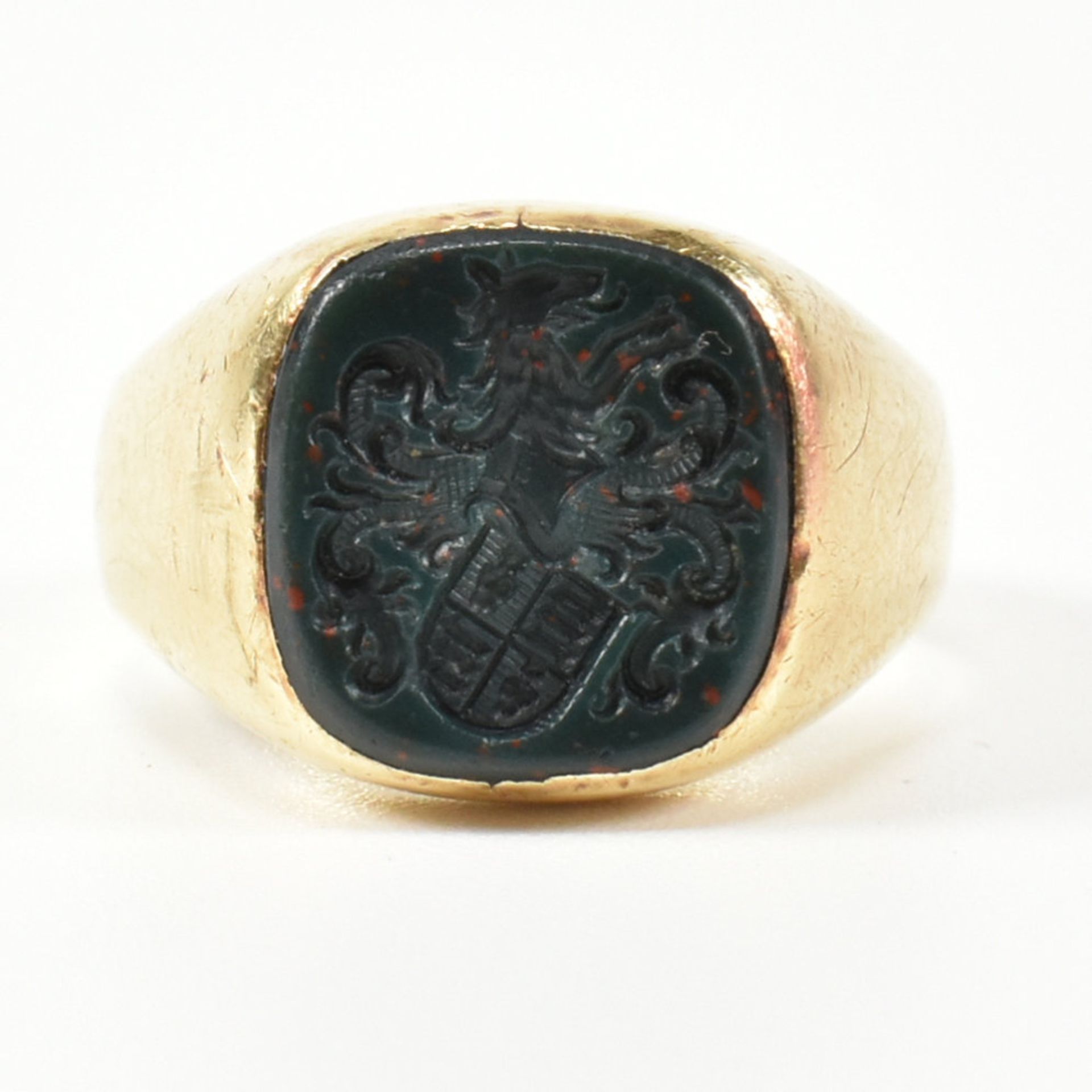 14CT GOLD & BLOODSTONE INTAGLIO SIGNET RING