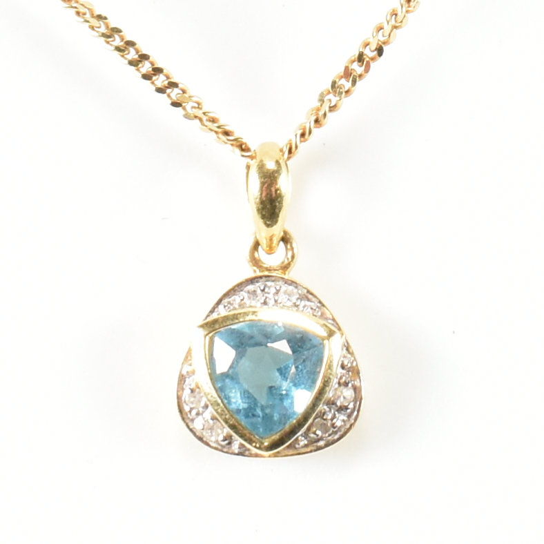 18CT GOLD TOPAZ & DIAMOND PENDANT NECKLACE - Image 3 of 6