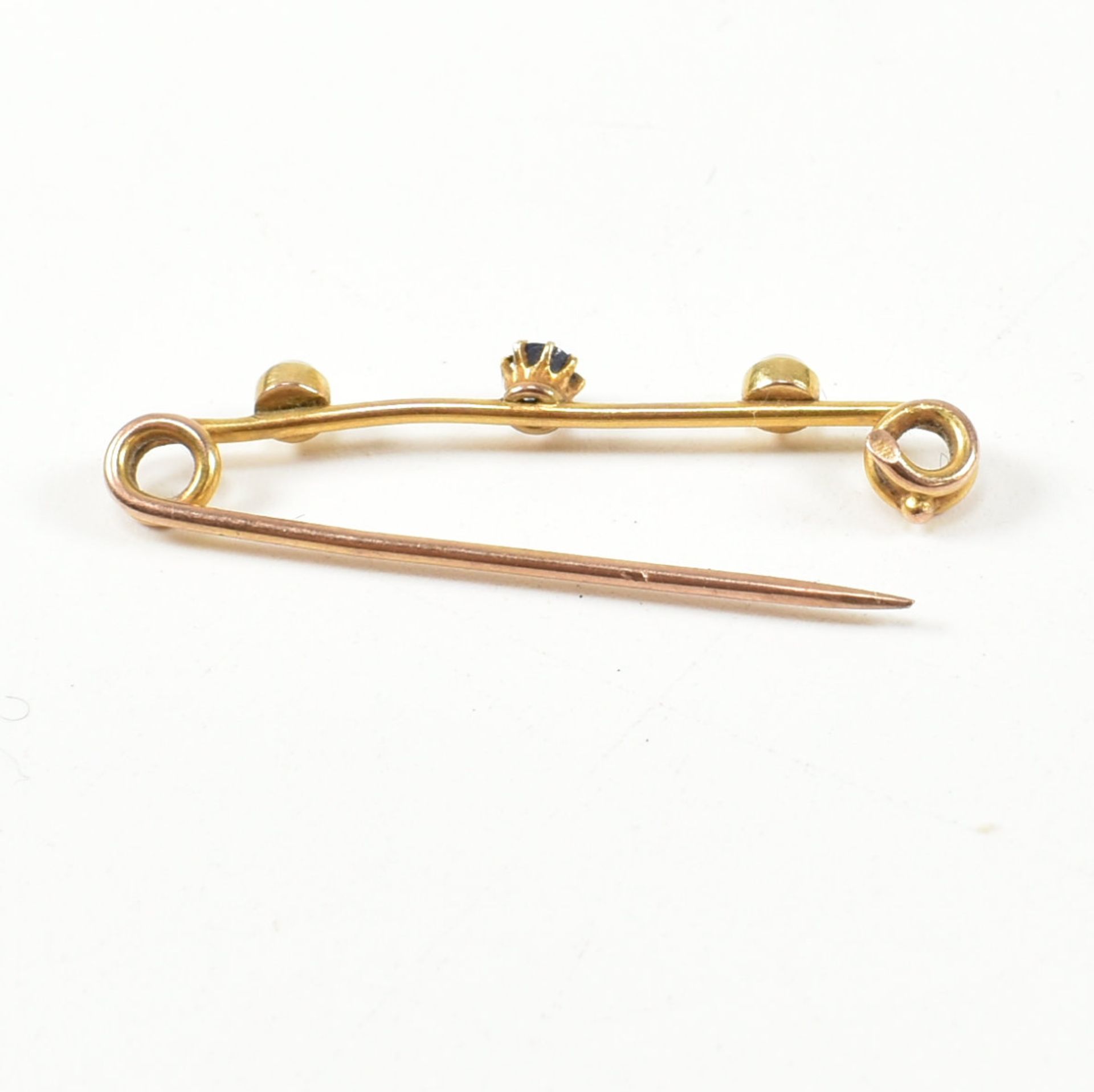 GOLD SAPPHIRE & PEARL BROOCH PIN - Image 5 of 5