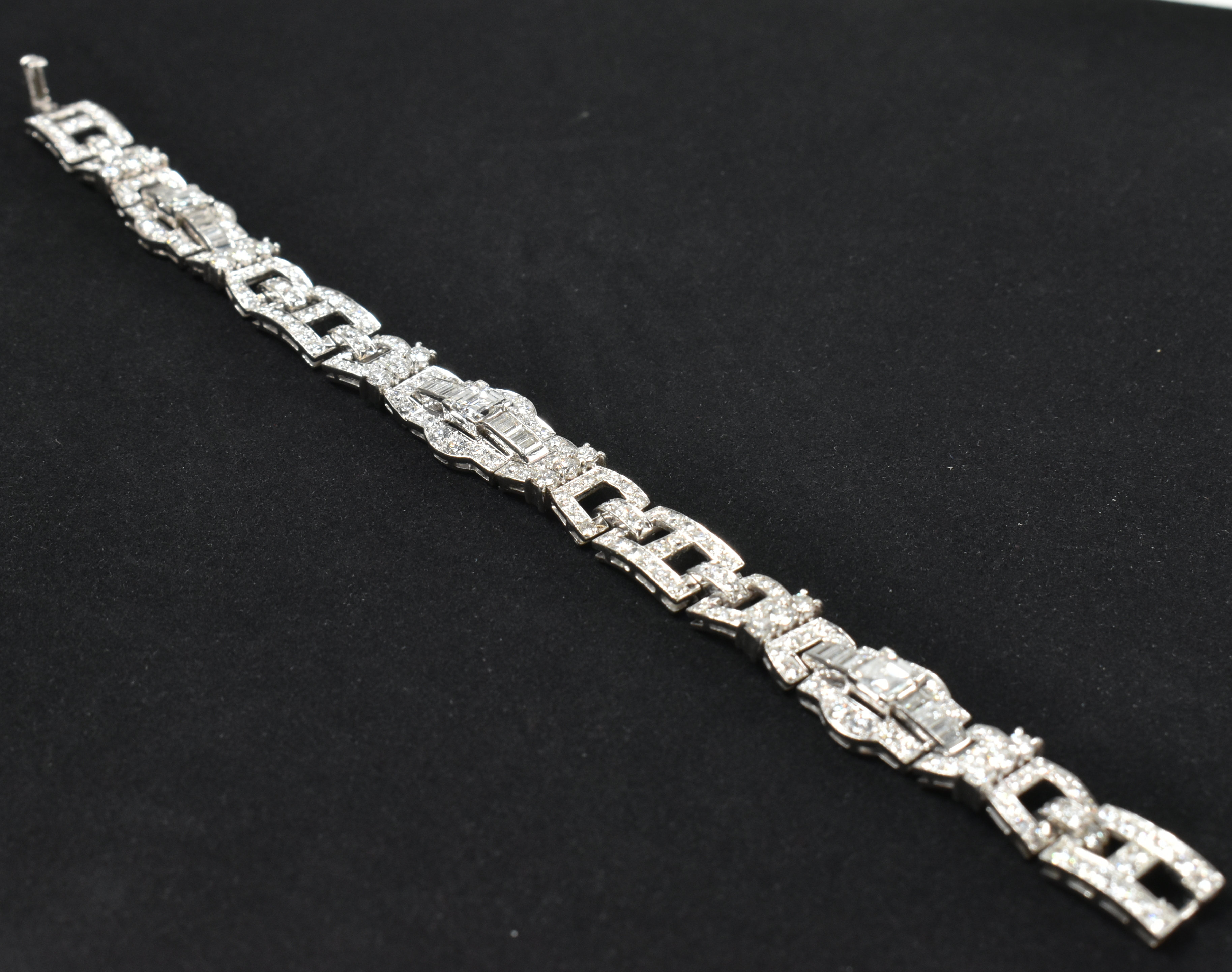 CASED ART DECO PLATINUM & DIAMOND BRACELET EST 8CTS - Image 6 of 10