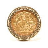 HALLMARKED 9CT GOLD MOUNTED HALF SOVEREIGN RING