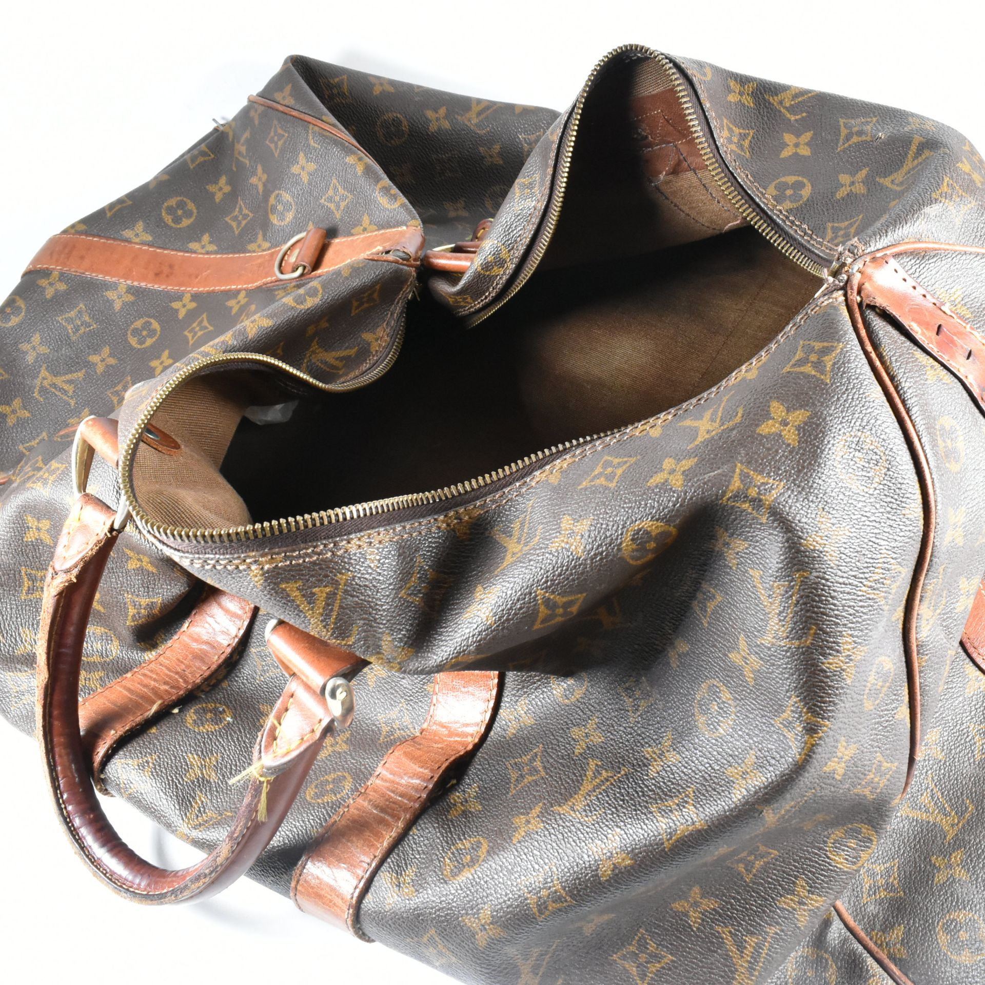 LOUIS VUITTON KEEPALL BANDOULIERE 55 MONOGRAM TRAVEL BAG - Image 11 of 14