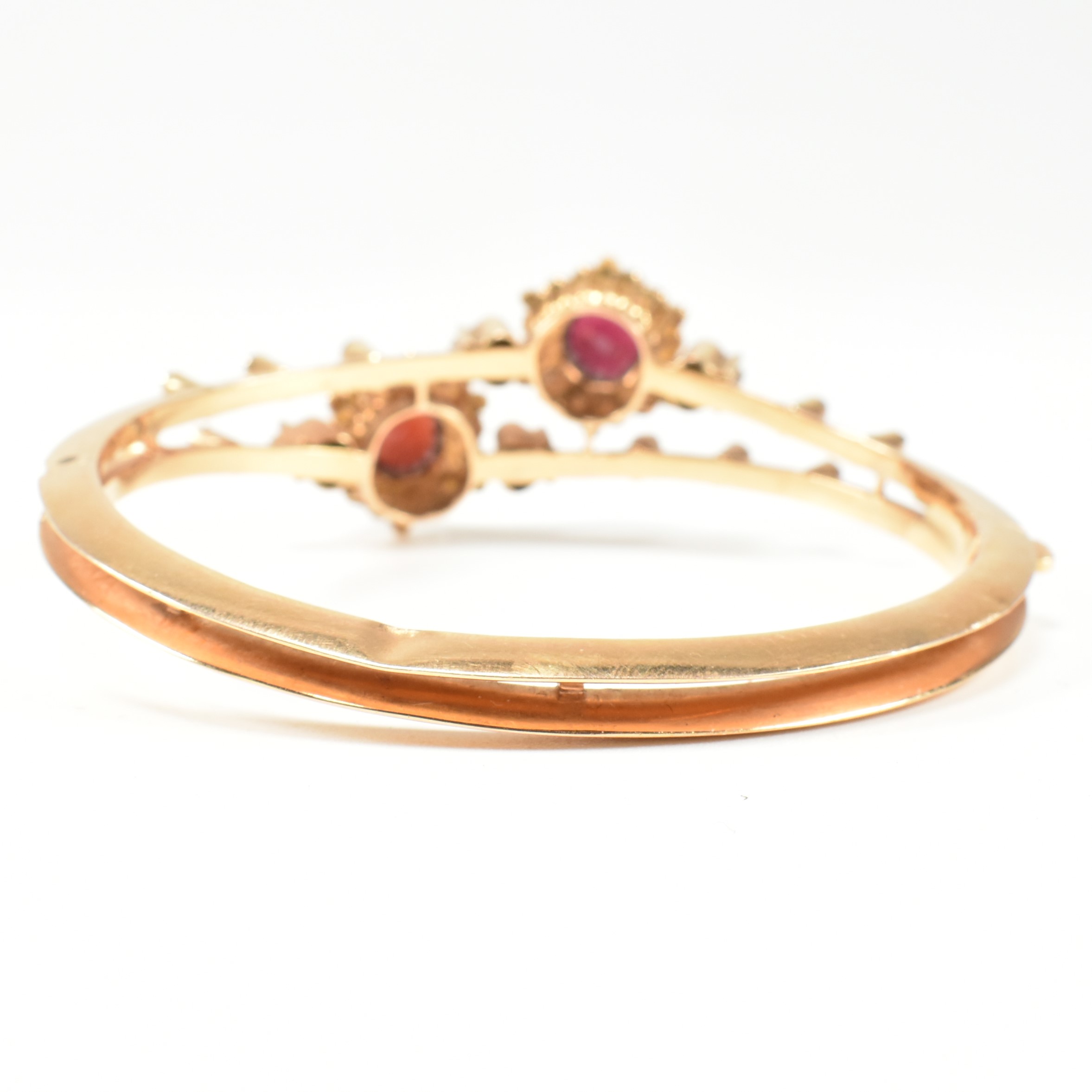 19TH CENTURY VICTORIAN PEARL & GARNET CLUSTER BANGLE - Image 3 of 9