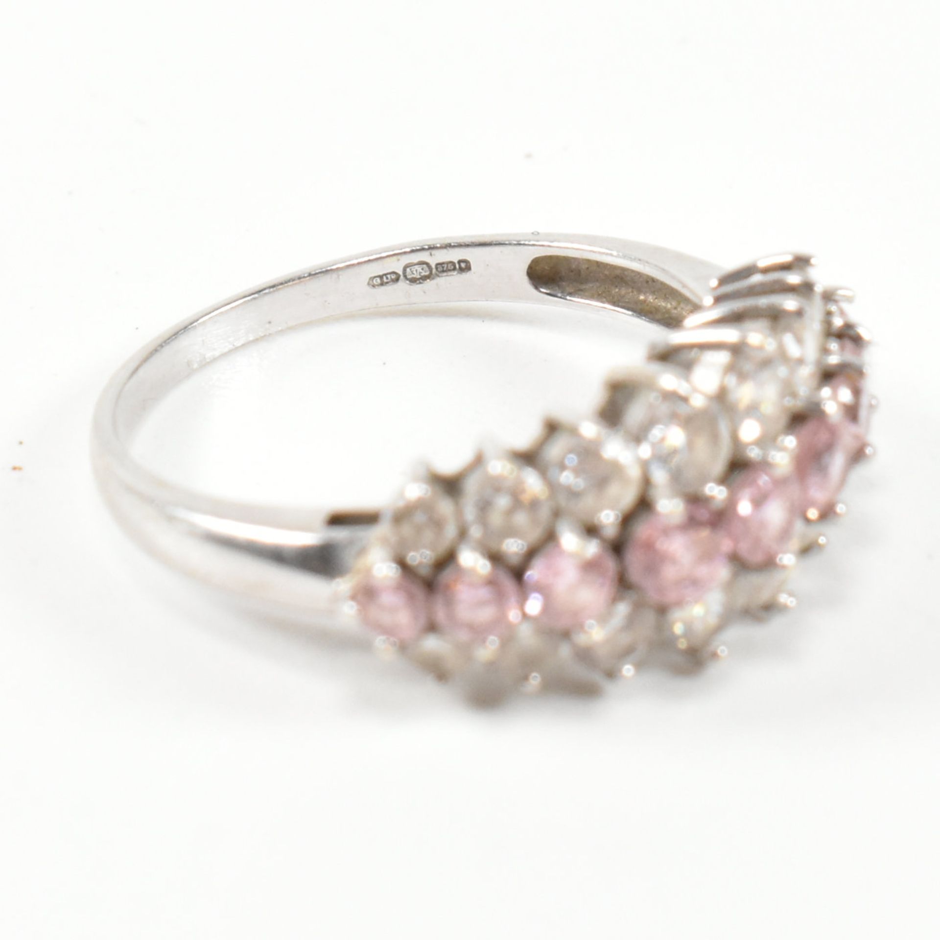 HALLMARKED 9CT WHITE GOLD & CZ CLUSTER RING - Image 8 of 10