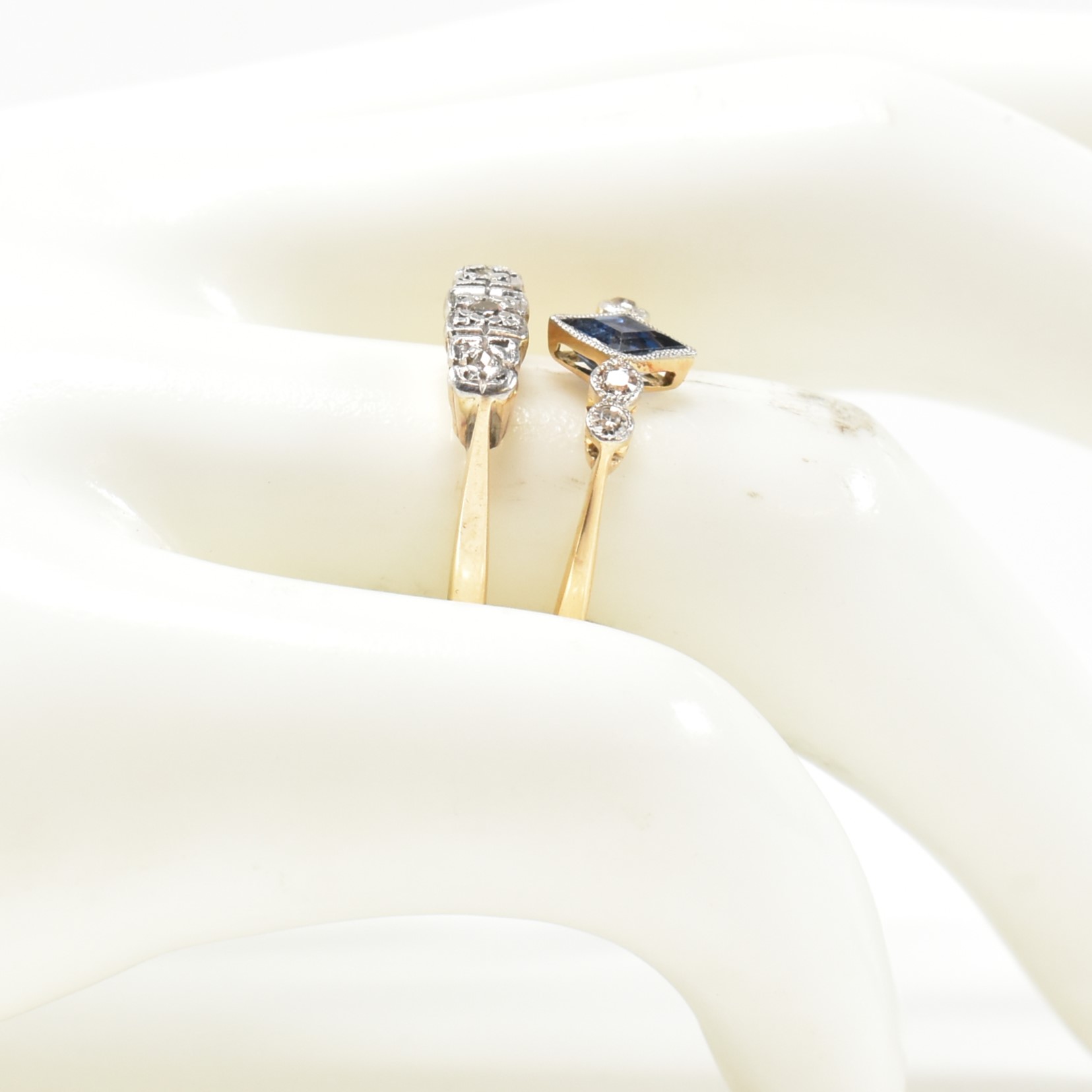 18CT GOLD SAPPHIRE & DIAMOND RING & 9CT GOLD & PLATINUM DIAMOND RING - Image 11 of 11