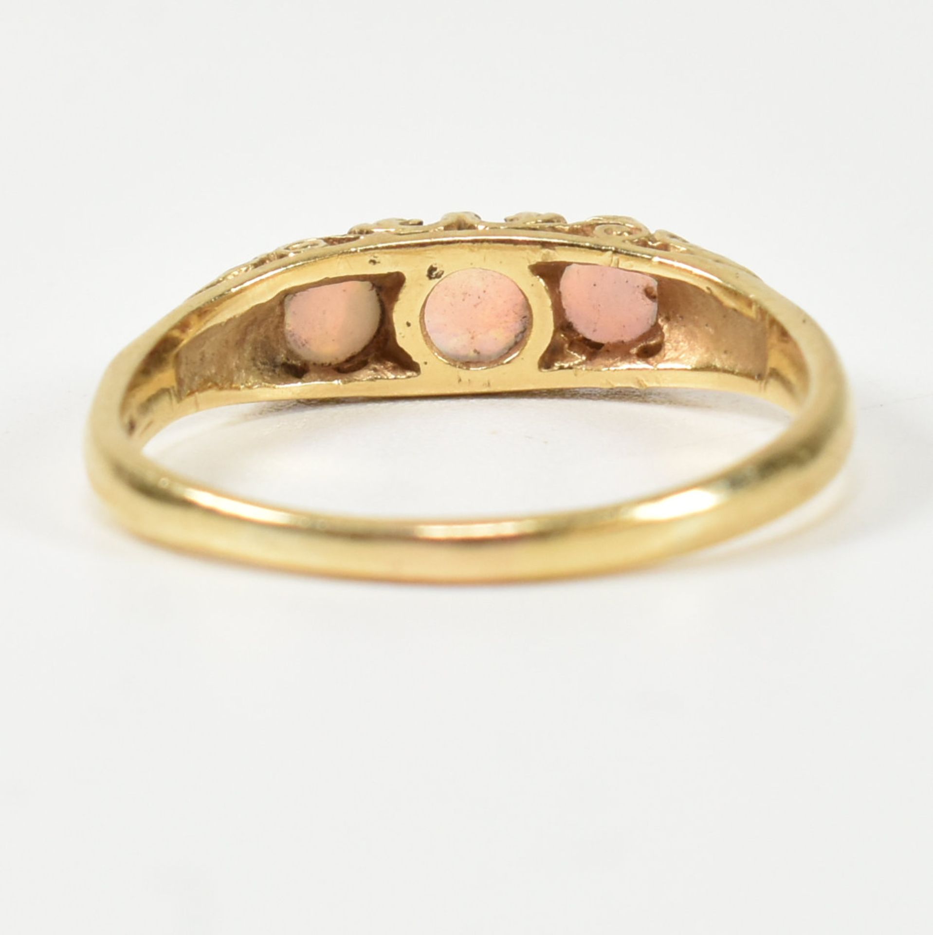 HALLMARKED 18CT GOLD OPAL & DIAMOND HALF HOOP RING - Image 5 of 9