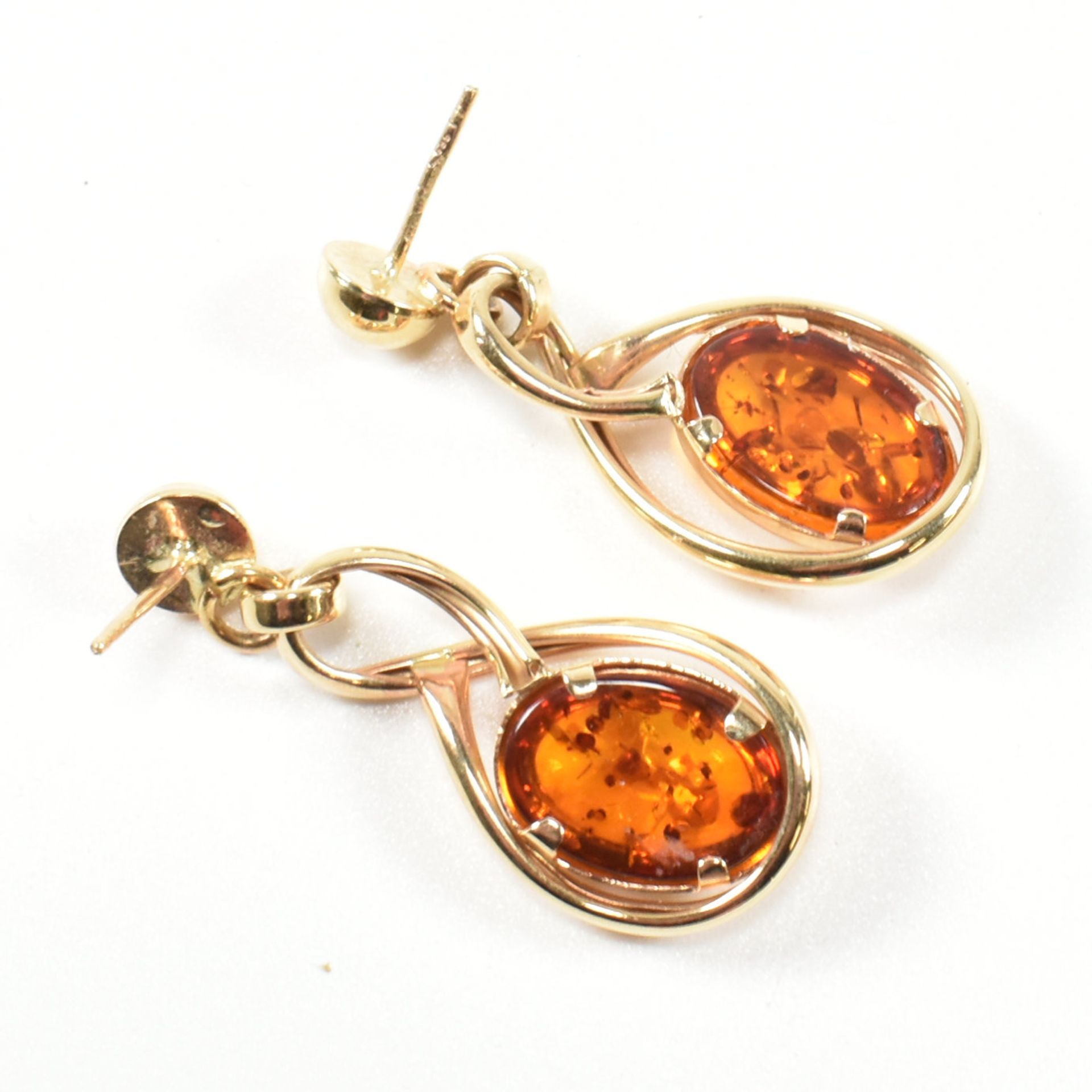 HALLMARKED 14CT GOLD & AMBER PENDANT EARRINGS - Image 2 of 3