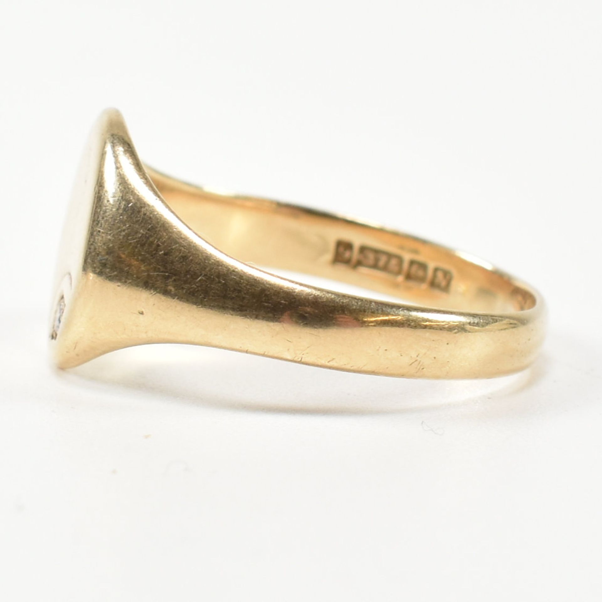 HALLMARKED 9CT GOLD & CZ SIGNET RING - Image 5 of 10