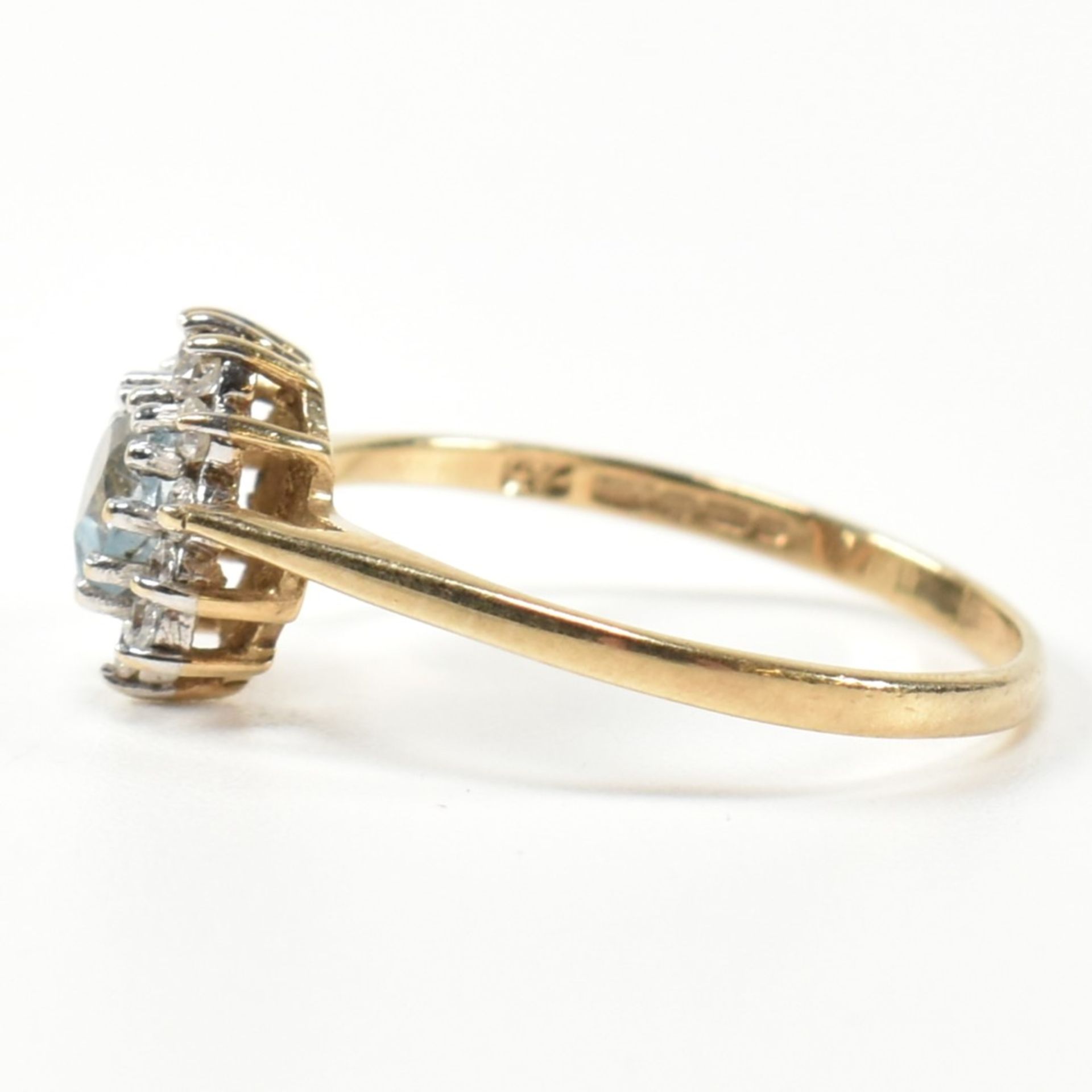 HALLMARKED 9CT GOLD TOPAZ & CZ HEART CLUSTER RING - Image 7 of 9