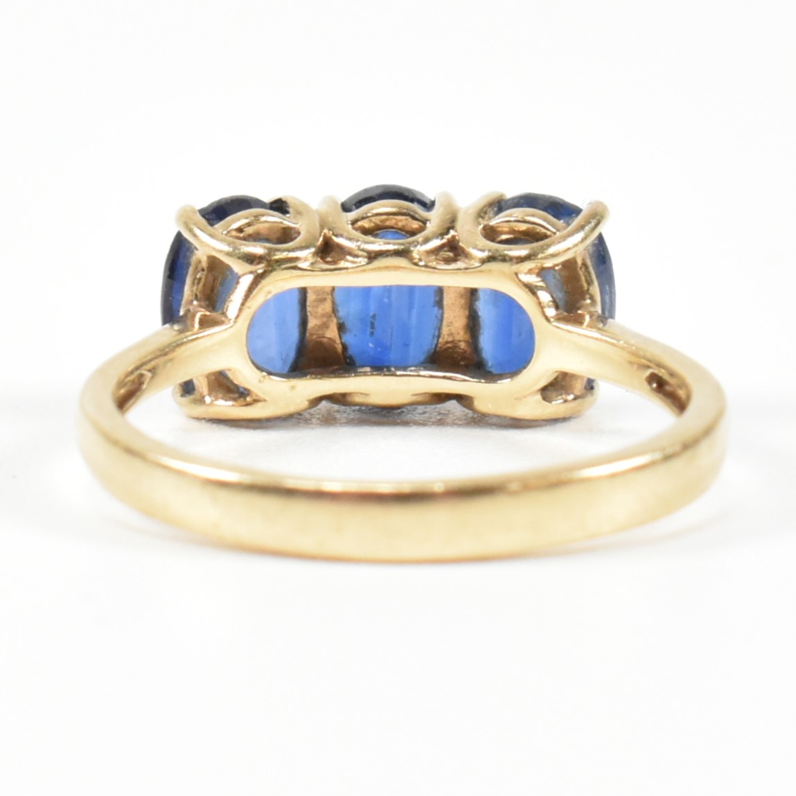 HALLMARKED 9CT GOLD & SYNTHETIC SAPPHIRE THREE STONE RING - Bild 4 aus 8