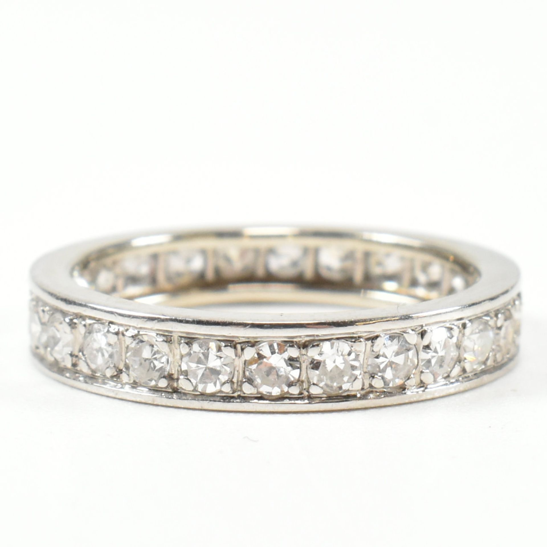 18CT WHITE GOLD & DIAMOND ETERNITY RING