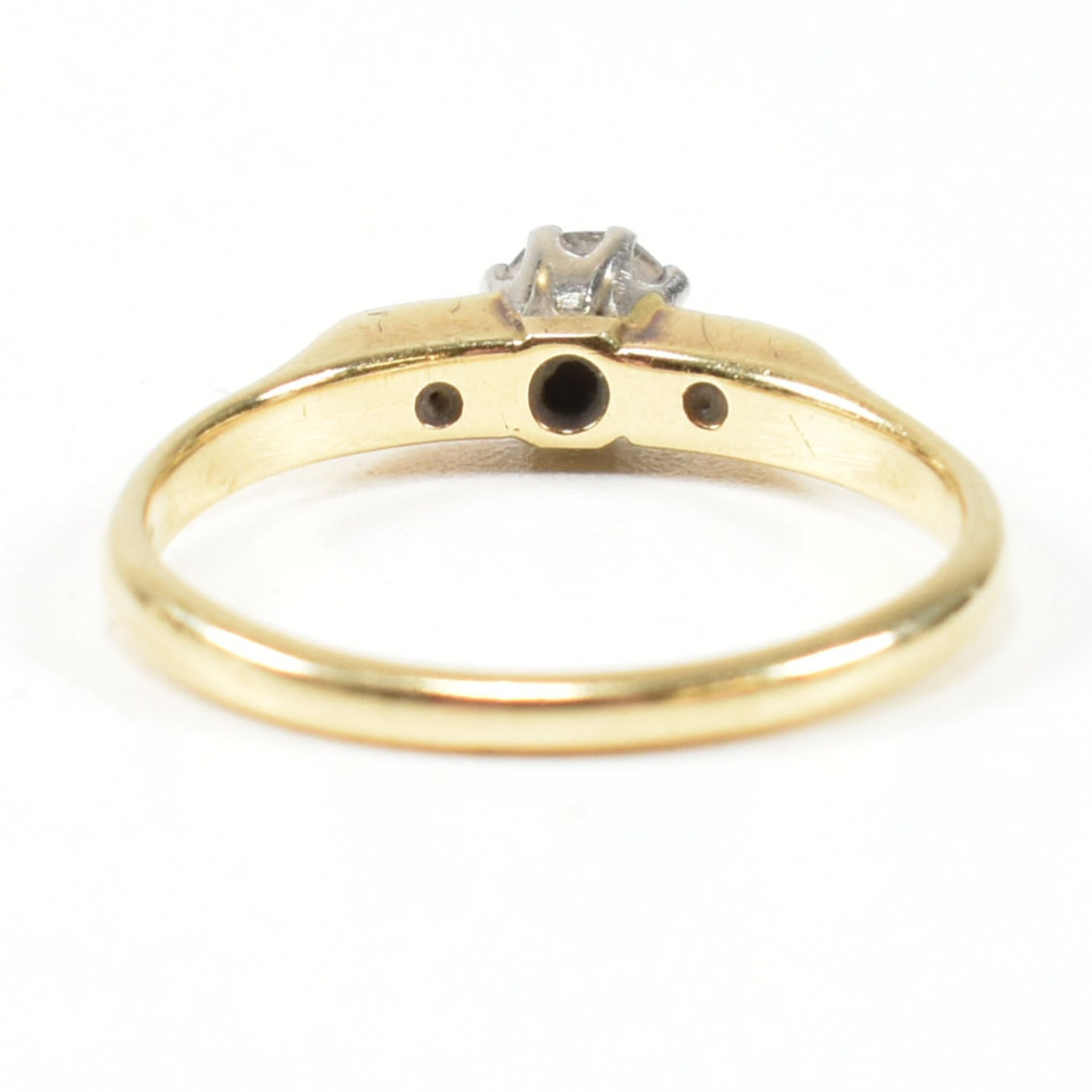 18CT GOLD & DIAMOND SOLITAIRE RING - Bild 5 aus 8