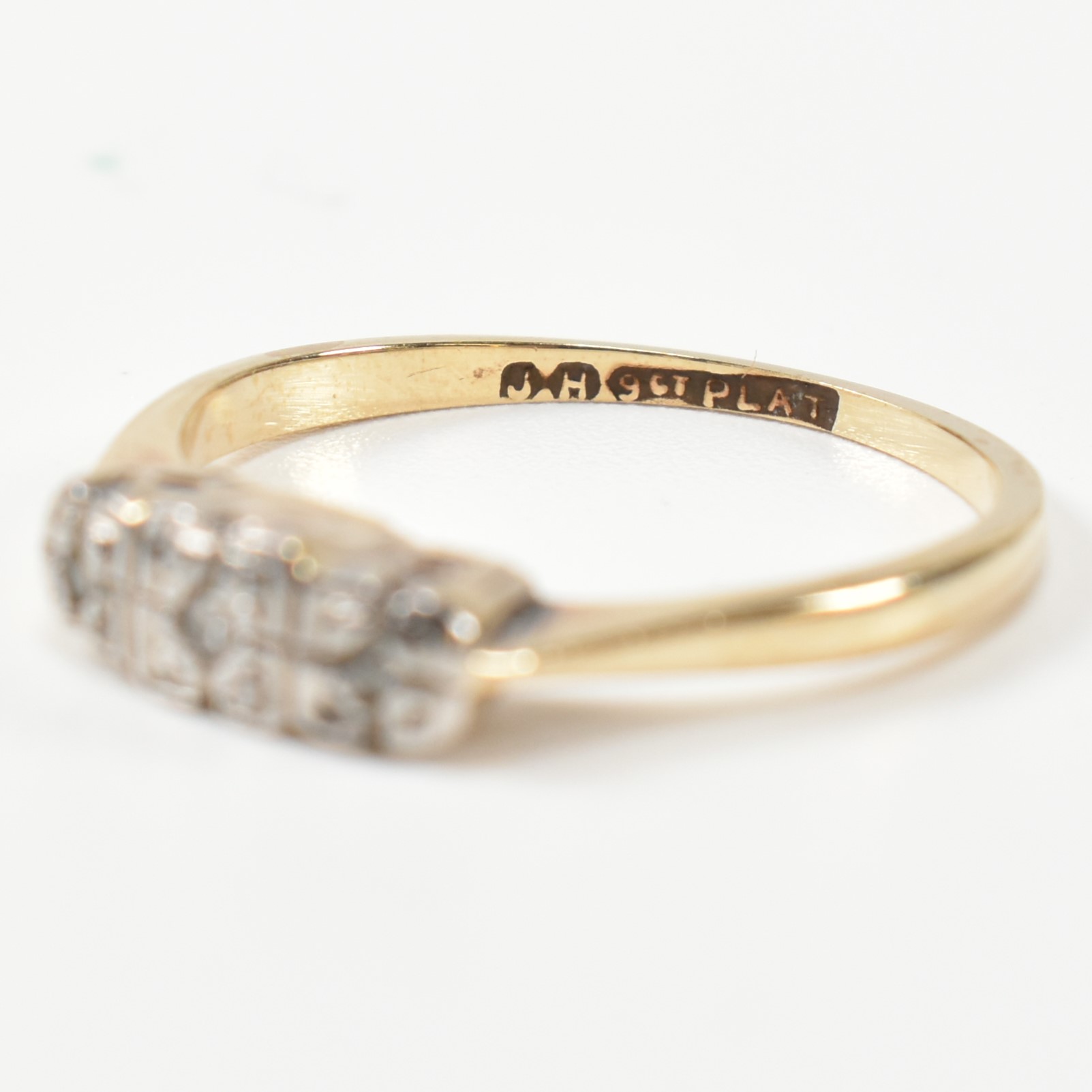 18CT GOLD SAPPHIRE & DIAMOND RING & 9CT GOLD & PLATINUM DIAMOND RING - Image 9 of 11