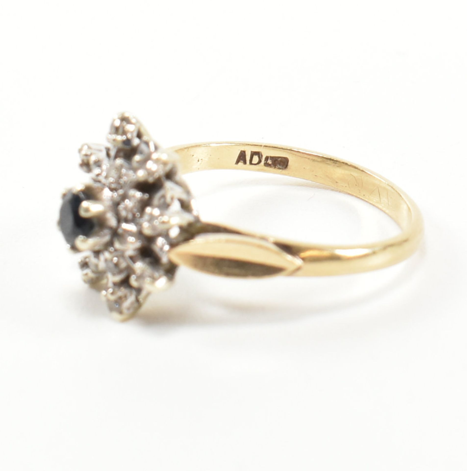 HALLMARKED 9CT GOLD DIAMOND & SAPPHIRE CLUSTER RING - Image 6 of 7