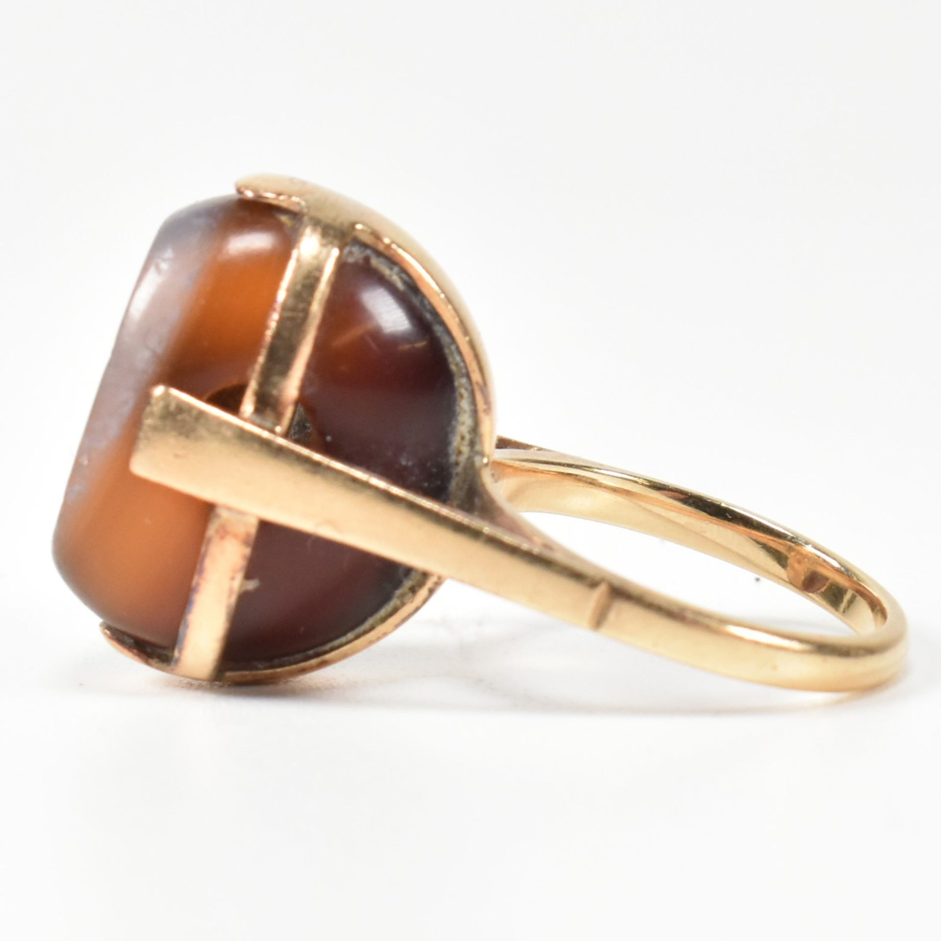 14CT GOLD & CARVED AGATE INTAGLIO SEAL RING - Image 3 of 8