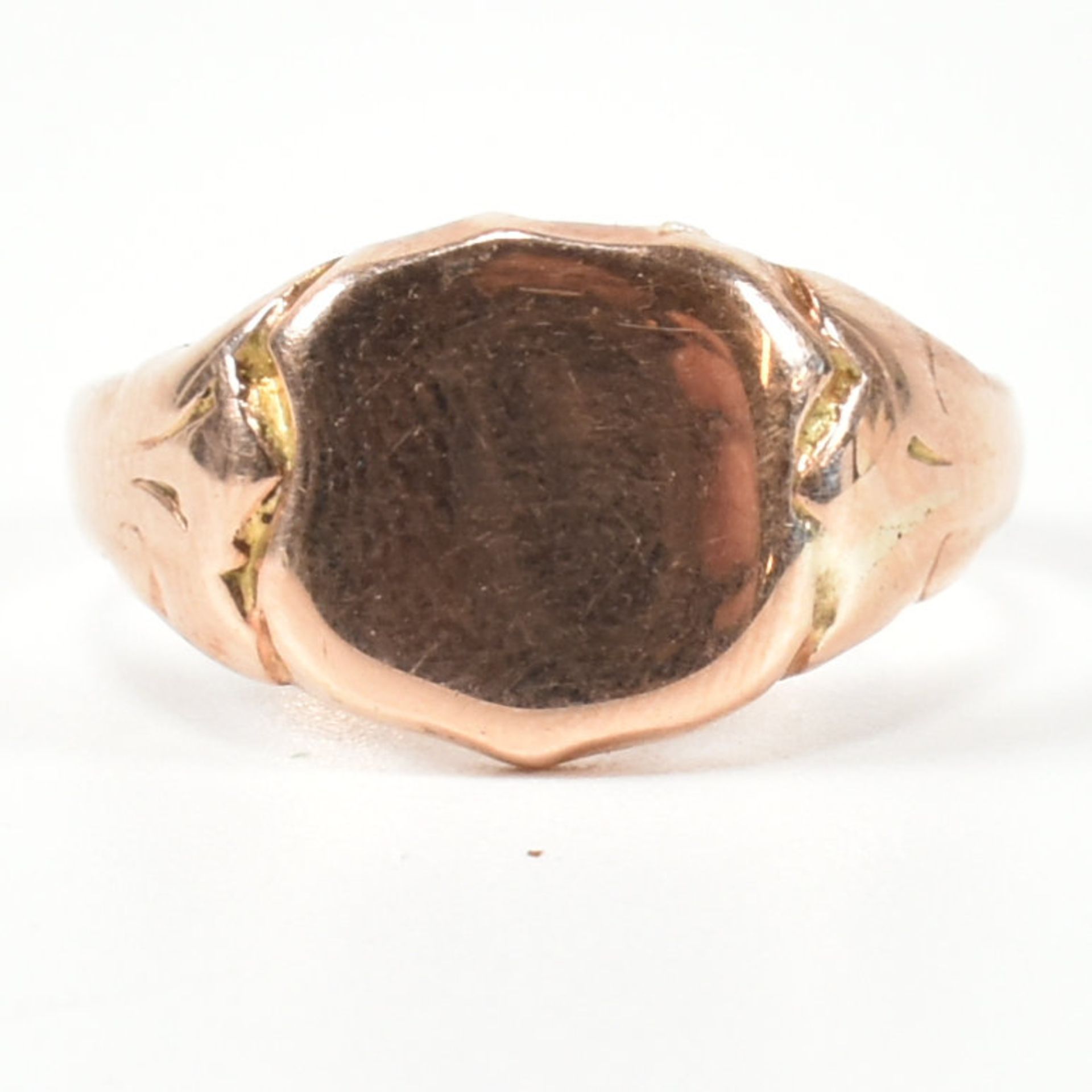 EARLY 20TH CENTURY HALLMARKED 9CT ROSE GOLD SHIELD SIGNET RING