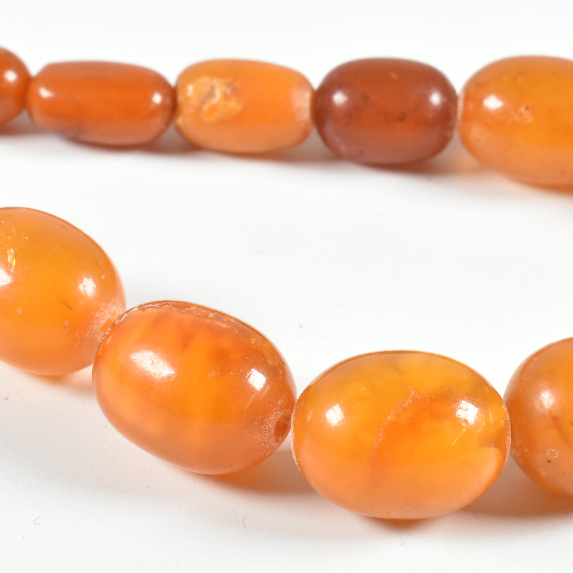 VINTAGE AMBER BEAD NECKLACE - Image 9 of 12