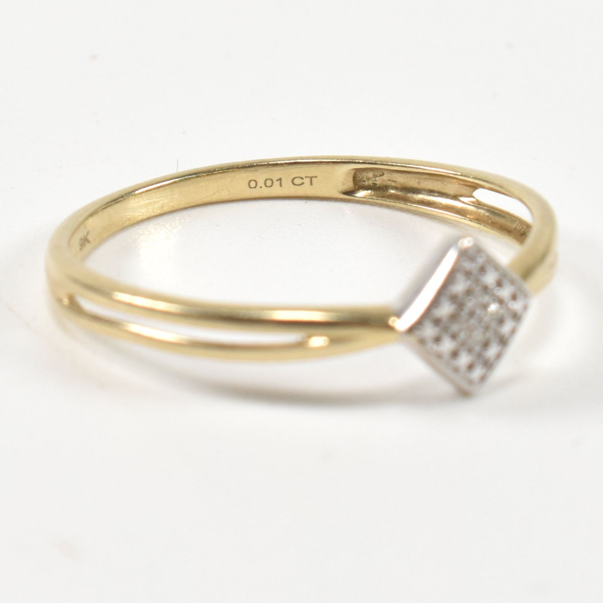 9CT GOLD & DIAMOND CLUSTER RING - Image 9 of 11