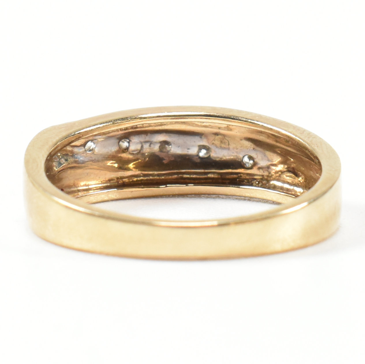 HALLMARKED 9CT GOLD & DIAMOND TWO TONE BAND RING - Image 3 of 9