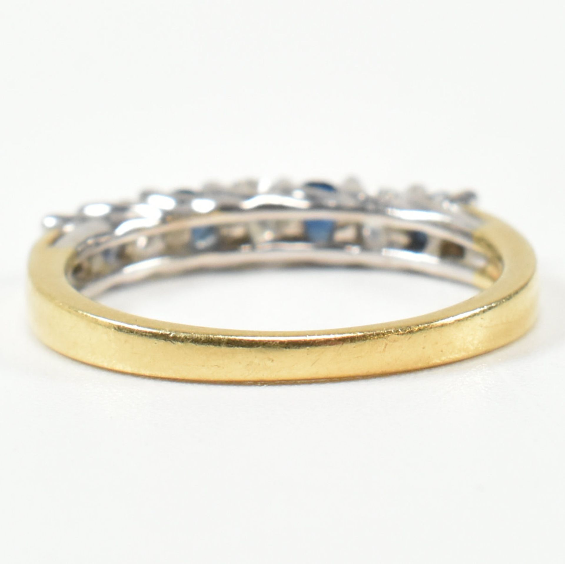 HALLMARKED 18CT GOLD DIAMOND & SAPPHIRE HALF HOOP RING - Image 9 of 10