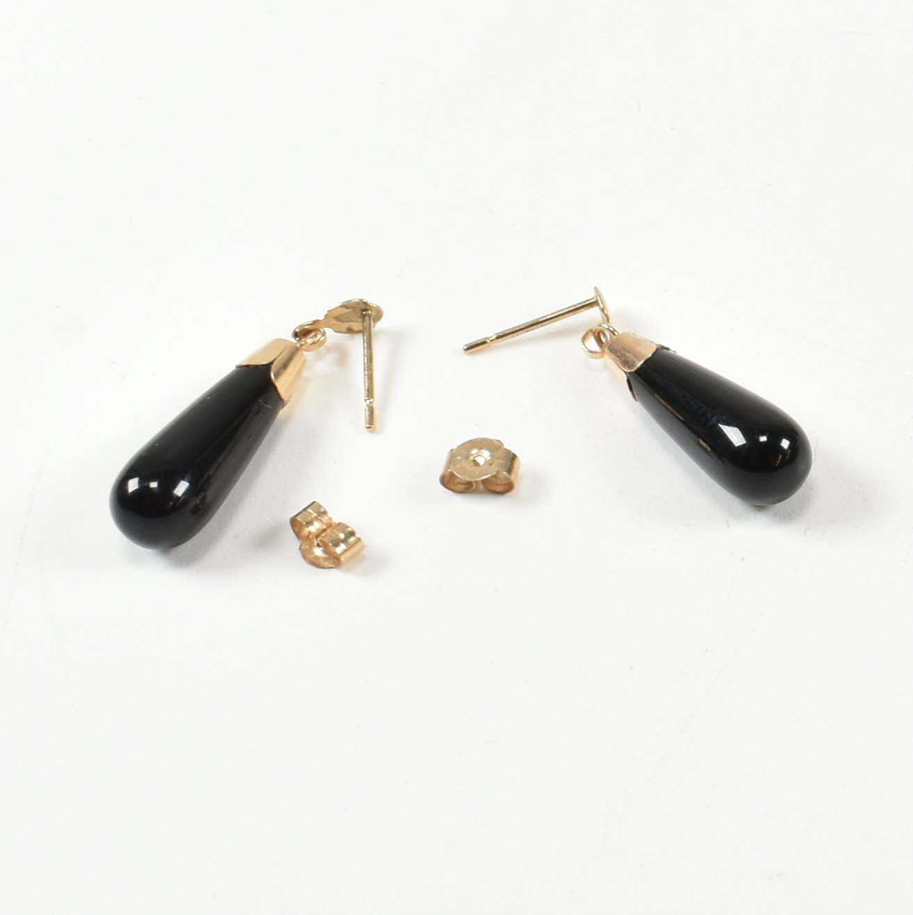 9CT GOLD & BLACK GLASS PENDANT EARRINGS - Image 4 of 4