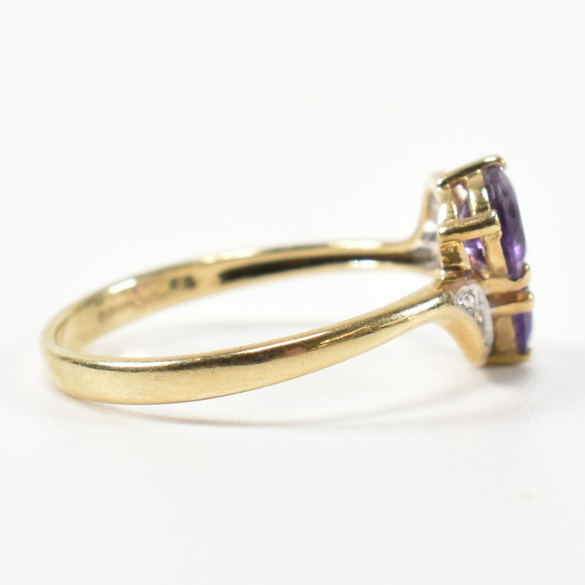 HALLMARKED 9CT GOLD AMETHYST & DIAMOND CROSS OVER RING - Image 4 of 10