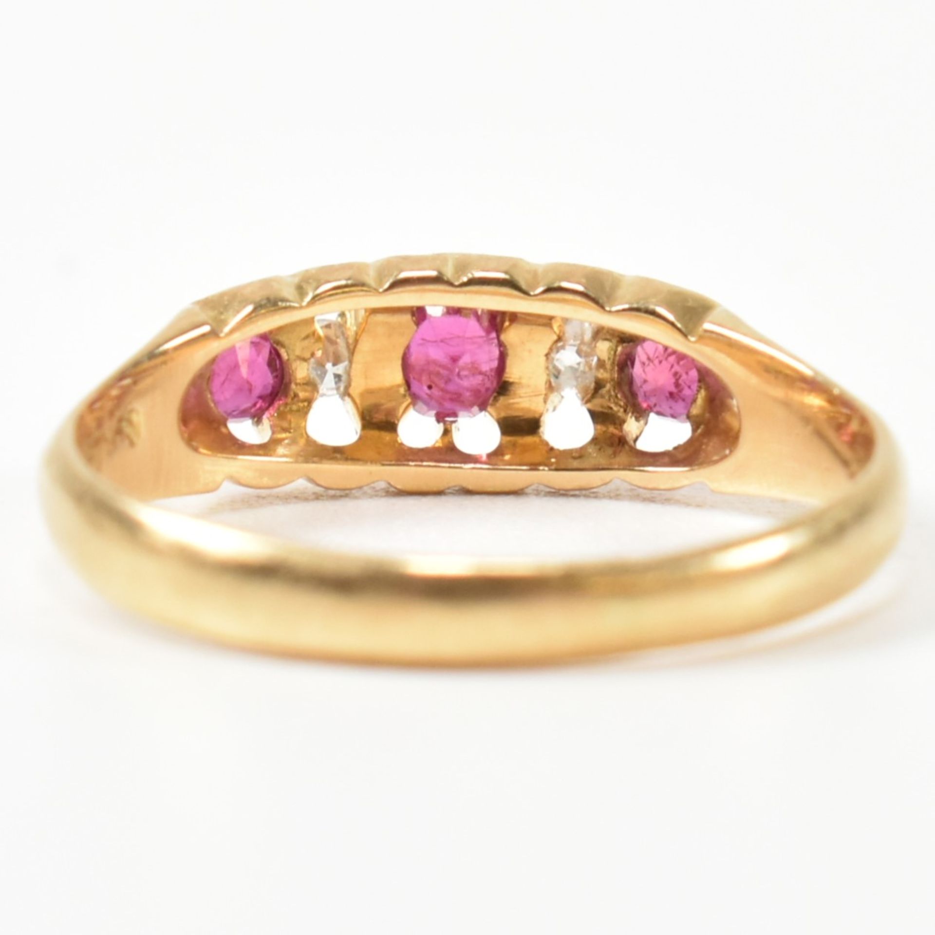 EARLY 20TH CENTURY HALLMARKED 18CT GOLD RUBY & DIAMOND GYPSY RING - Image 3 of 10