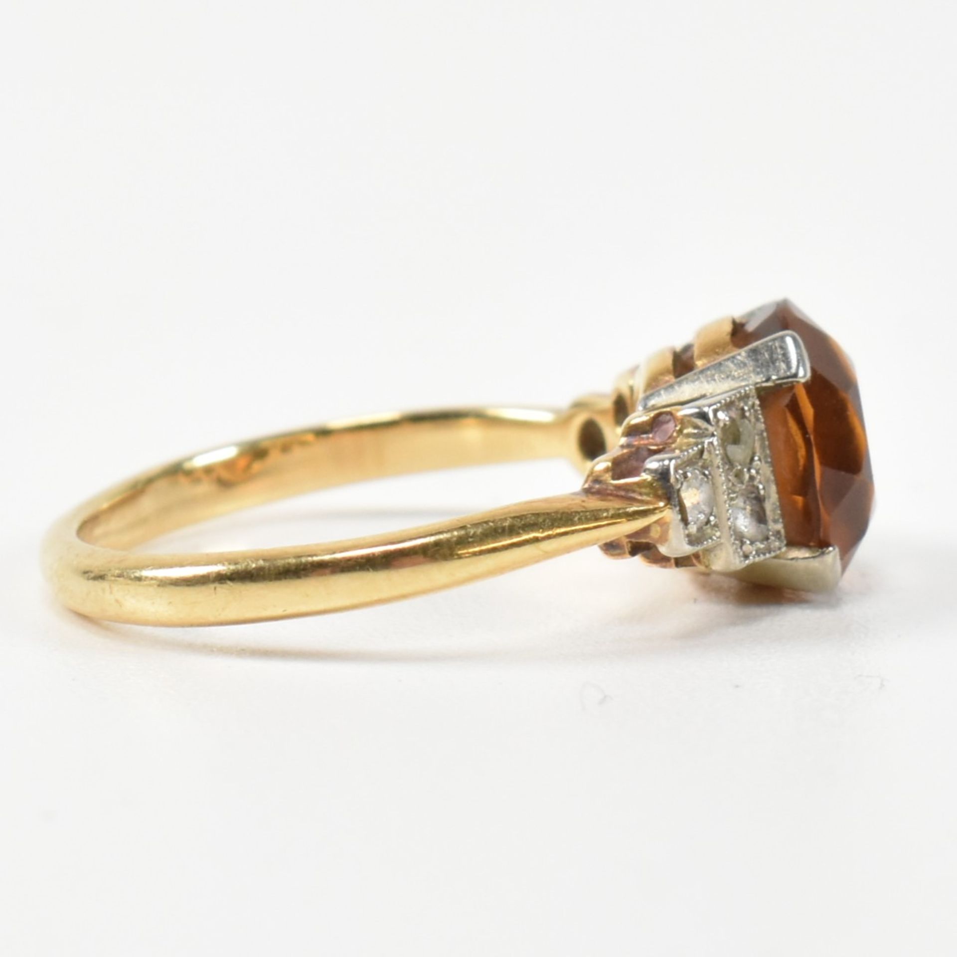 18CT GOLD & CITRINE RING - Image 2 of 8