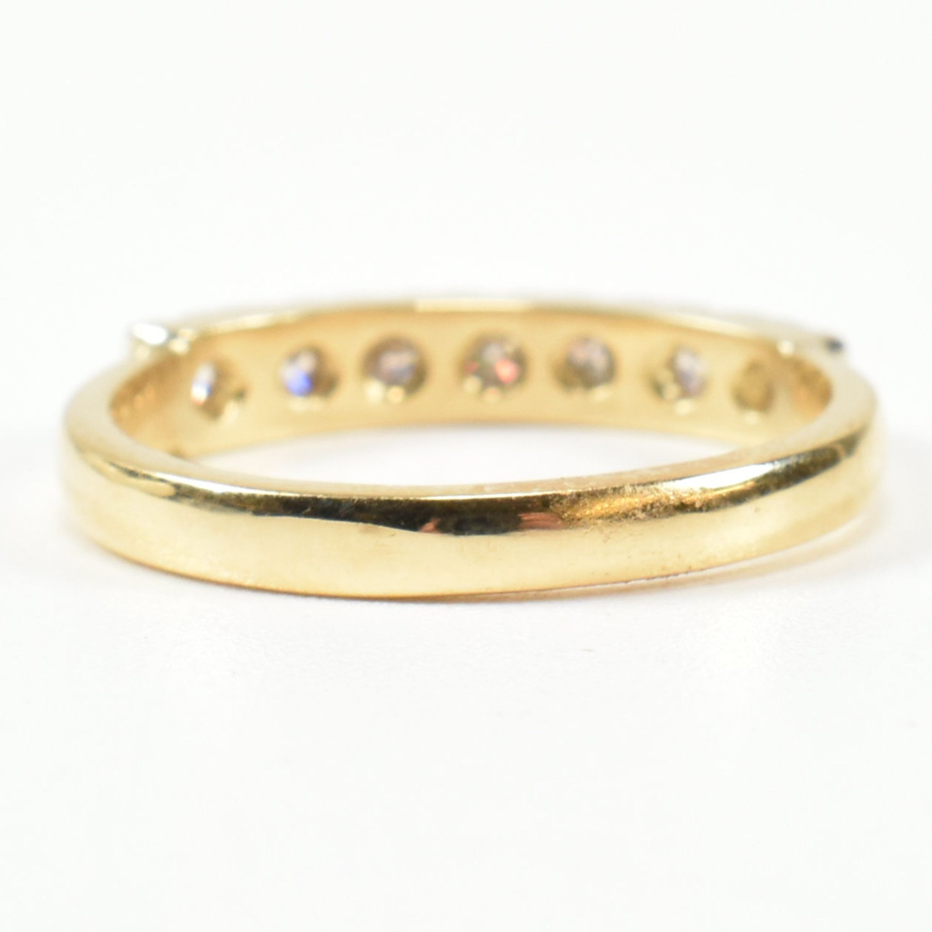 18CT GOLD & DIAMOND HALF HOOP RING - Bild 2 aus 9