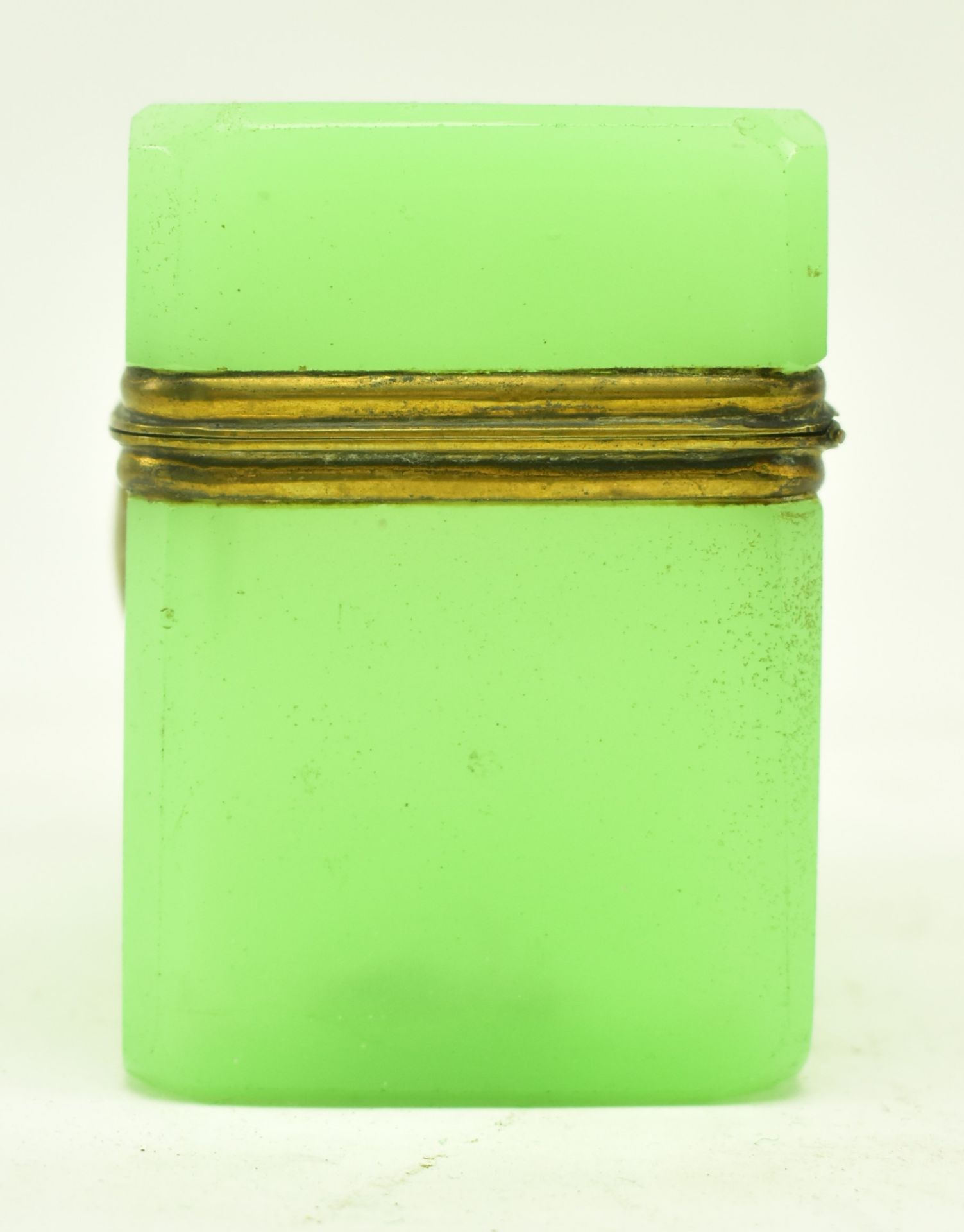 FRENCH MID 19TH CENTURY OPALINE GREEN URANIUM GLASS BOX - Bild 4 aus 4