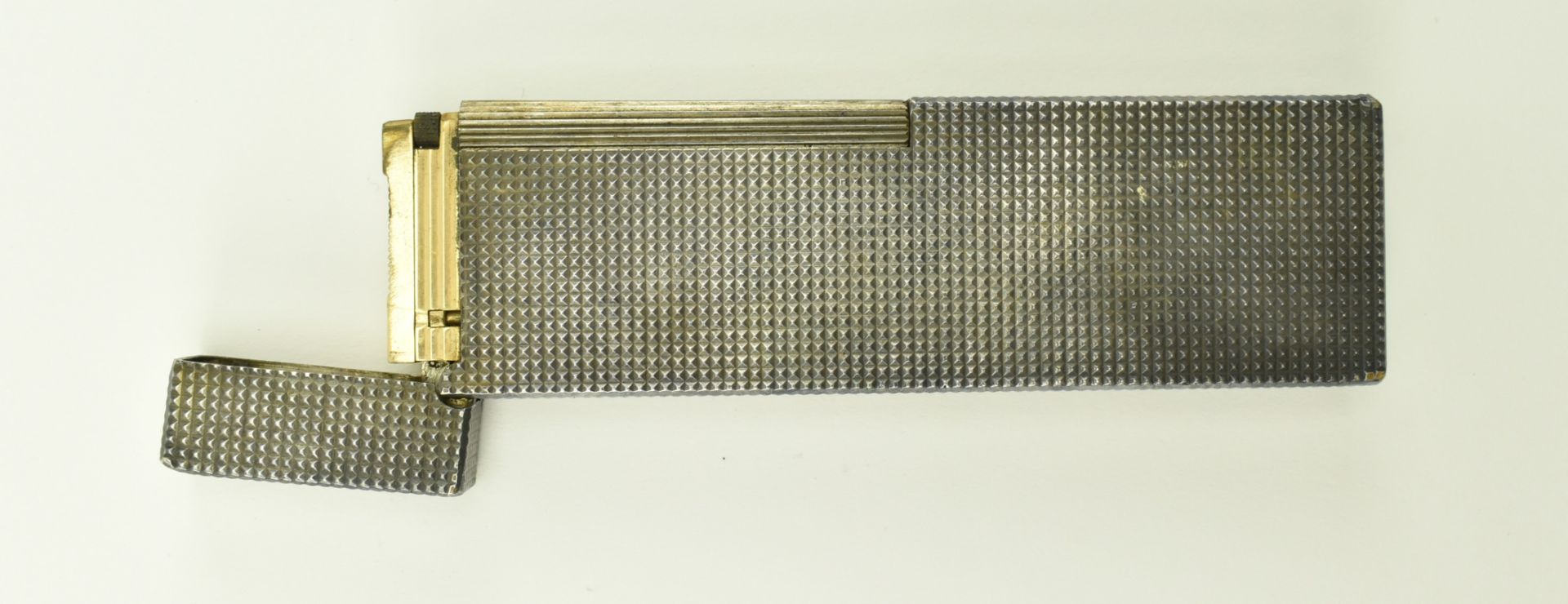 20TH CENTURY DUPONT DIAMOND PATTERN SILVER PLATED LIGHTER - Bild 2 aus 6