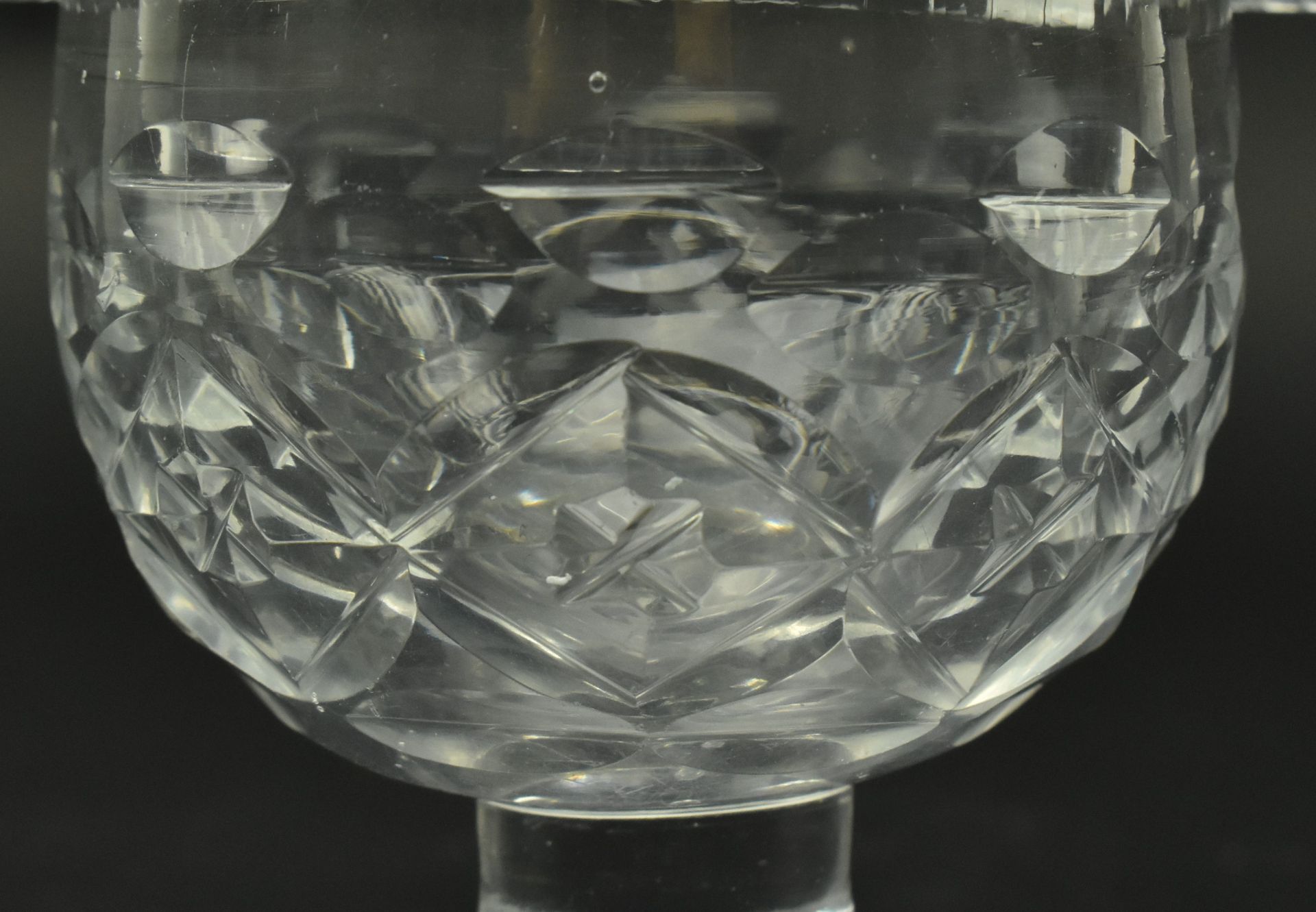 SMALL CIRCA 1800 IRISH CUT GLASS TURNOVER BOWL - Bild 4 aus 8