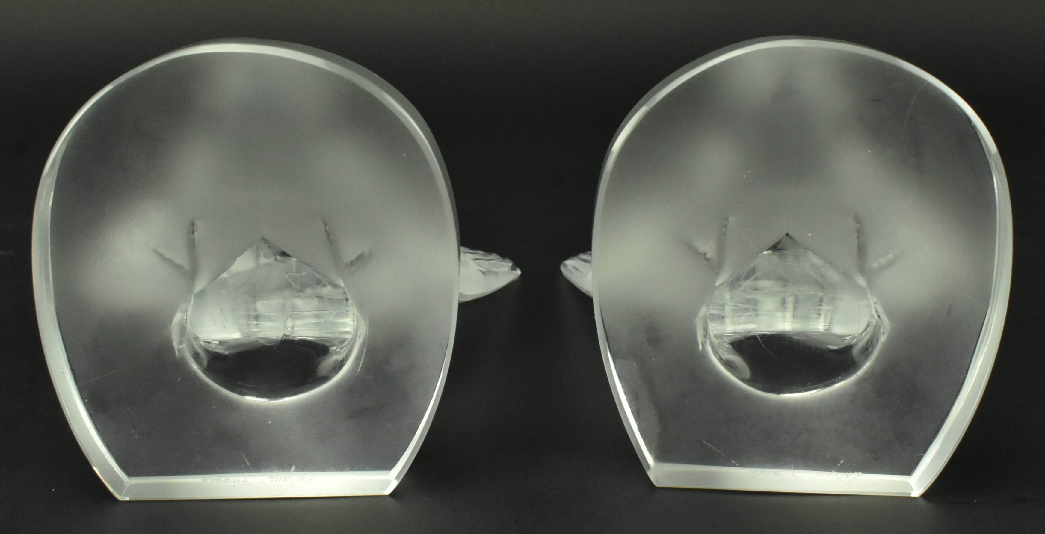 PAIR OF LALIQUE 20TH CENTURY 1970S GLASS HIRONDELLE BOOK ENDS - Image 5 of 6