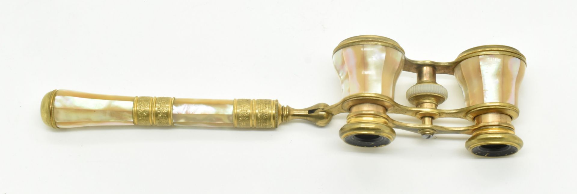 FRENCH 19TH CENTURY PAIR OF MOTHER OF PEARL OPERA GLASSES - Image 2 of 7