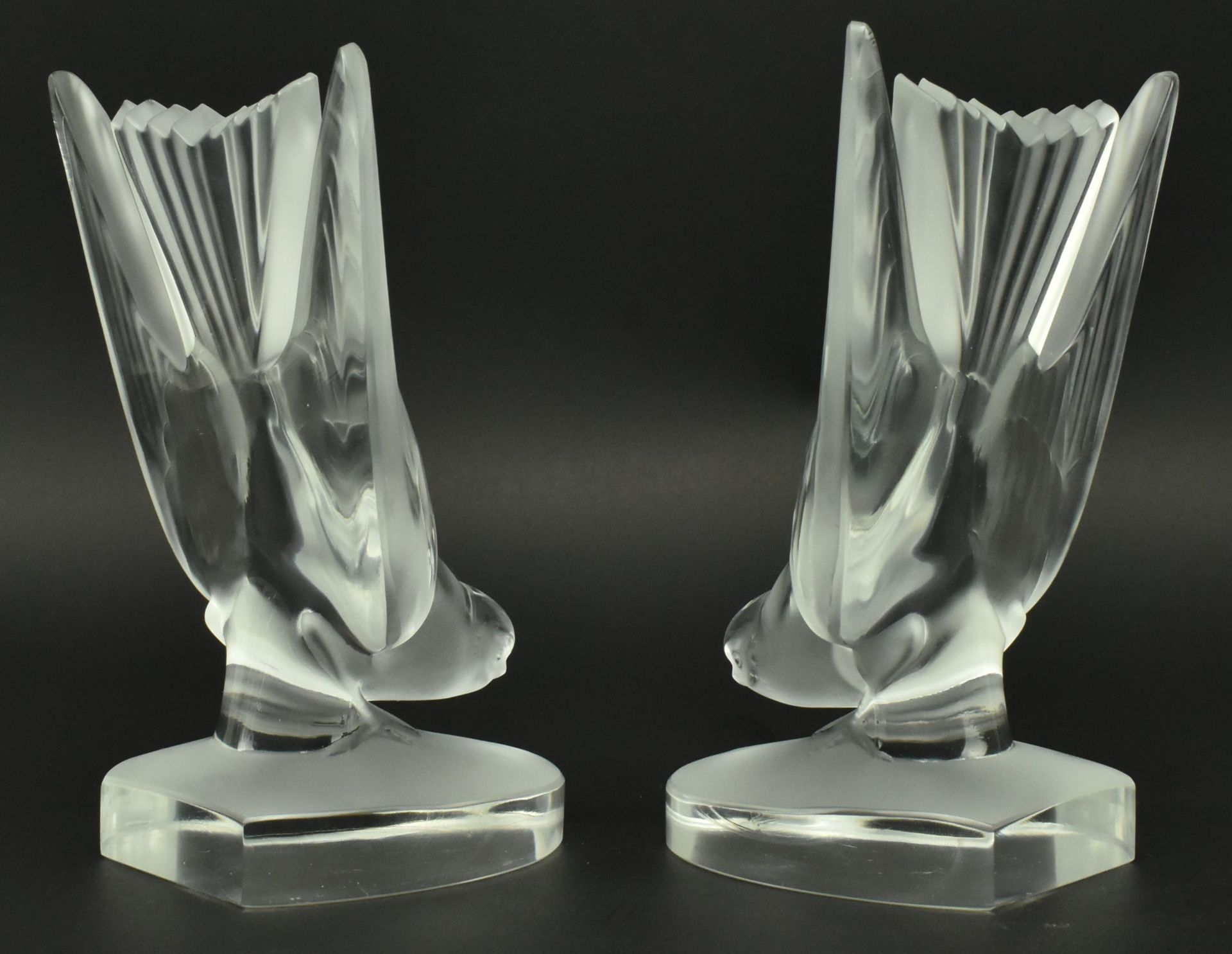 PAIR OF LALIQUE 20TH CENTURY 1970S GLASS HIRONDELLE BOOK ENDS - Image 2 of 6