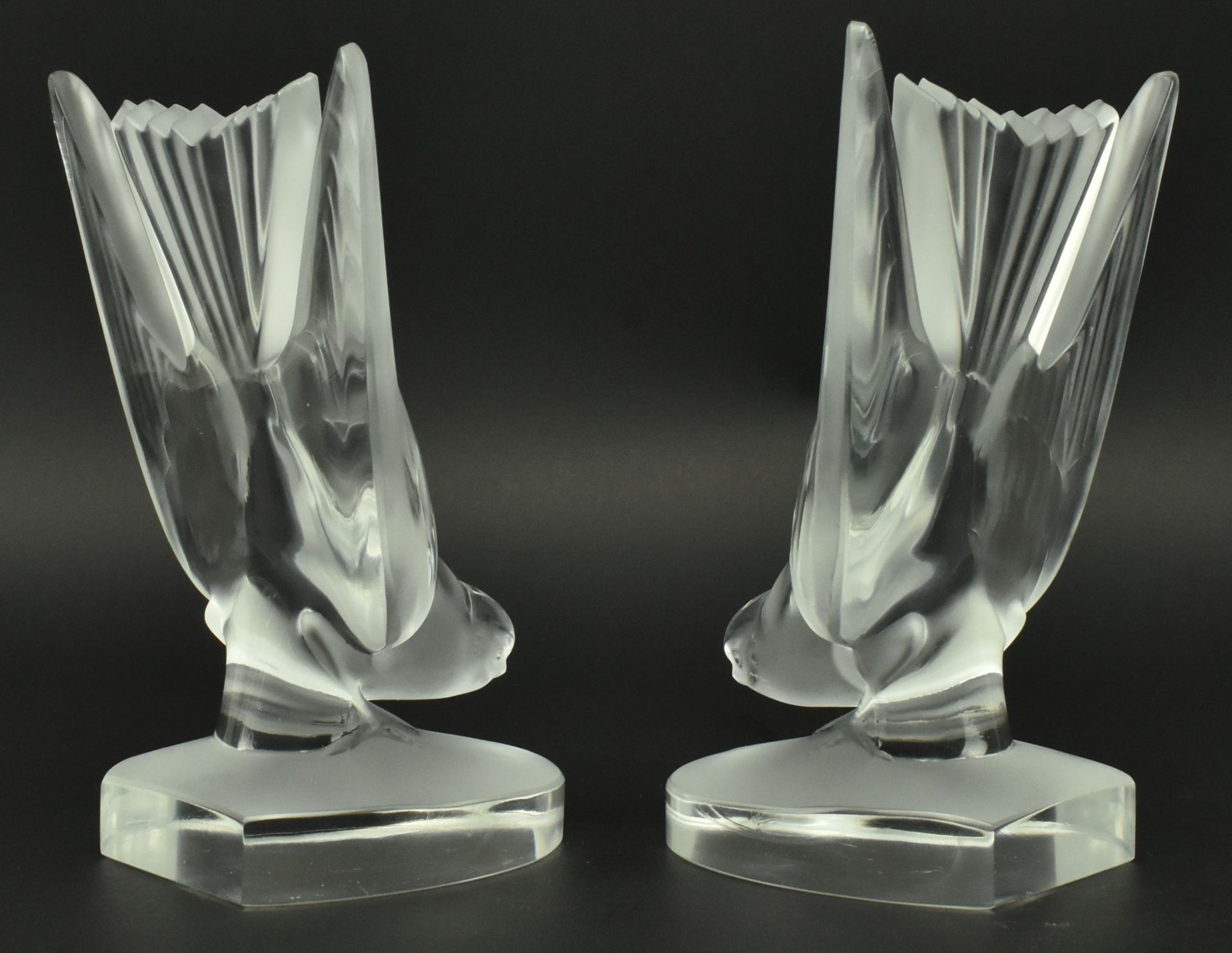 PAIR OF LALIQUE 20TH CENTURY 1970S GLASS HIRONDELLE BOOK ENDS - Bild 2 aus 6