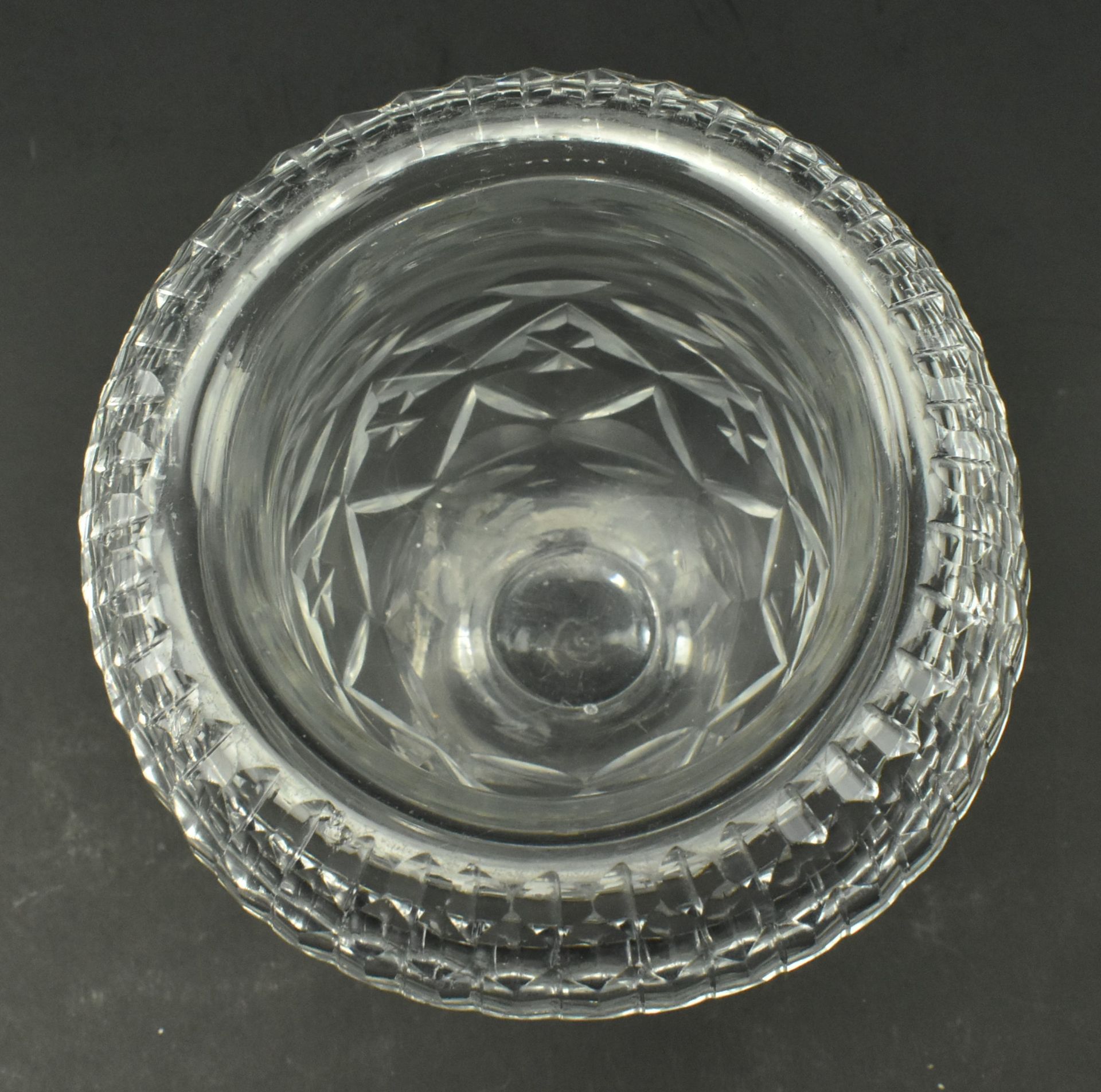 SMALL CIRCA 1800 IRISH CUT GLASS TURNOVER BOWL - Image 2 of 8