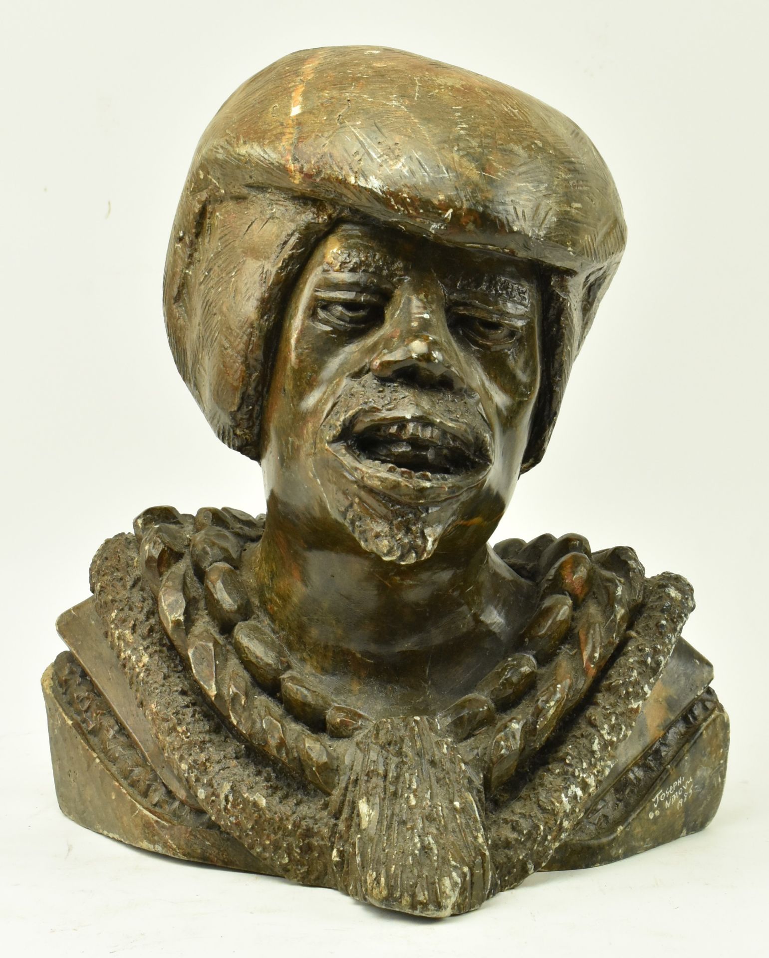 JOSEPH NDLOVU (B. 1953) - 20TH CENTURY 1985 SOAPSTONE BUST