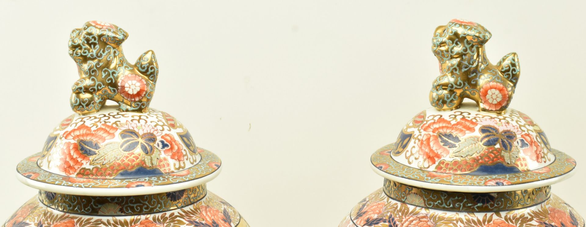 PAIR OF ROYAL CROWN DERBY STYLE LIDDED BALUSTER VASES - Image 2 of 6