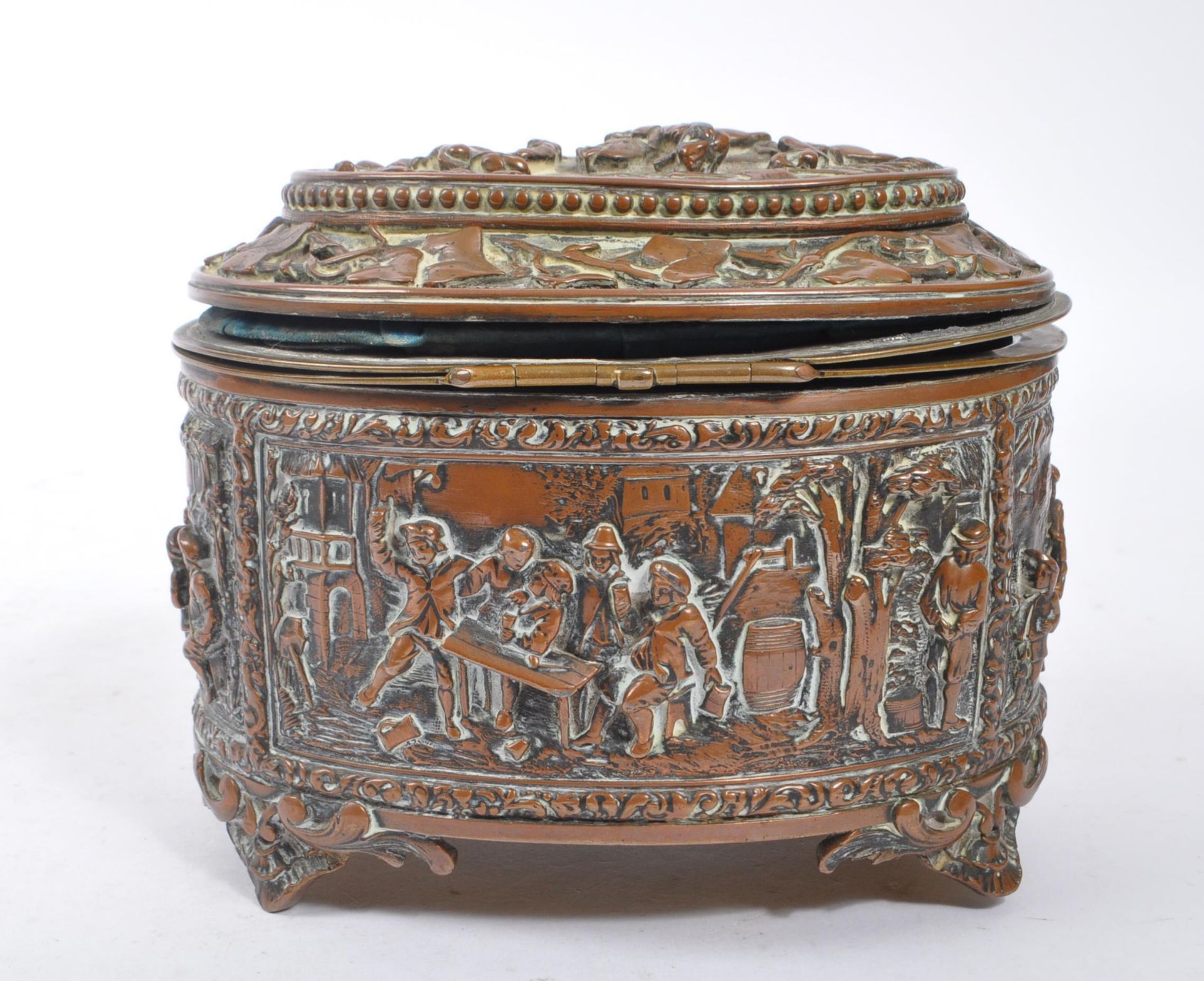 LATE 19TH CENTURY VICTORIAN BRONZE REPOUSSE JEWELLERY BOX - Bild 4 aus 7