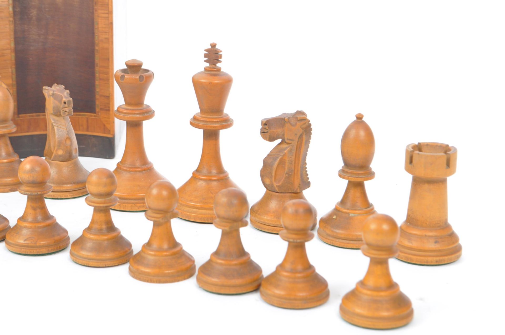 GEORGE III WEIGHTED CHESS PIECES INLAID BOX - Image 5 of 8