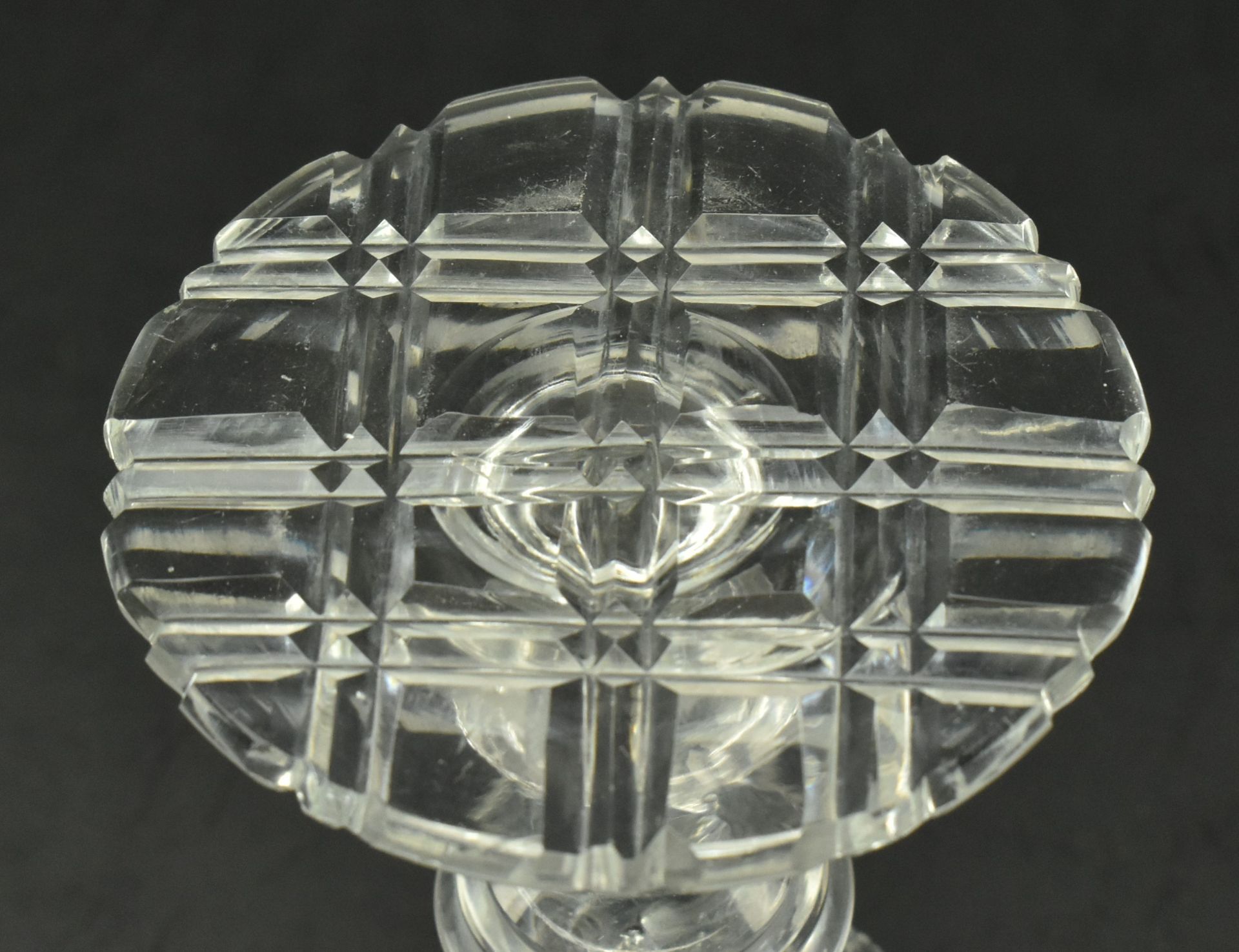 GEORGE III CIRCA 1820 DIAMOND CUT WINE GLASS, KNOPPED STEM - Image 6 of 6