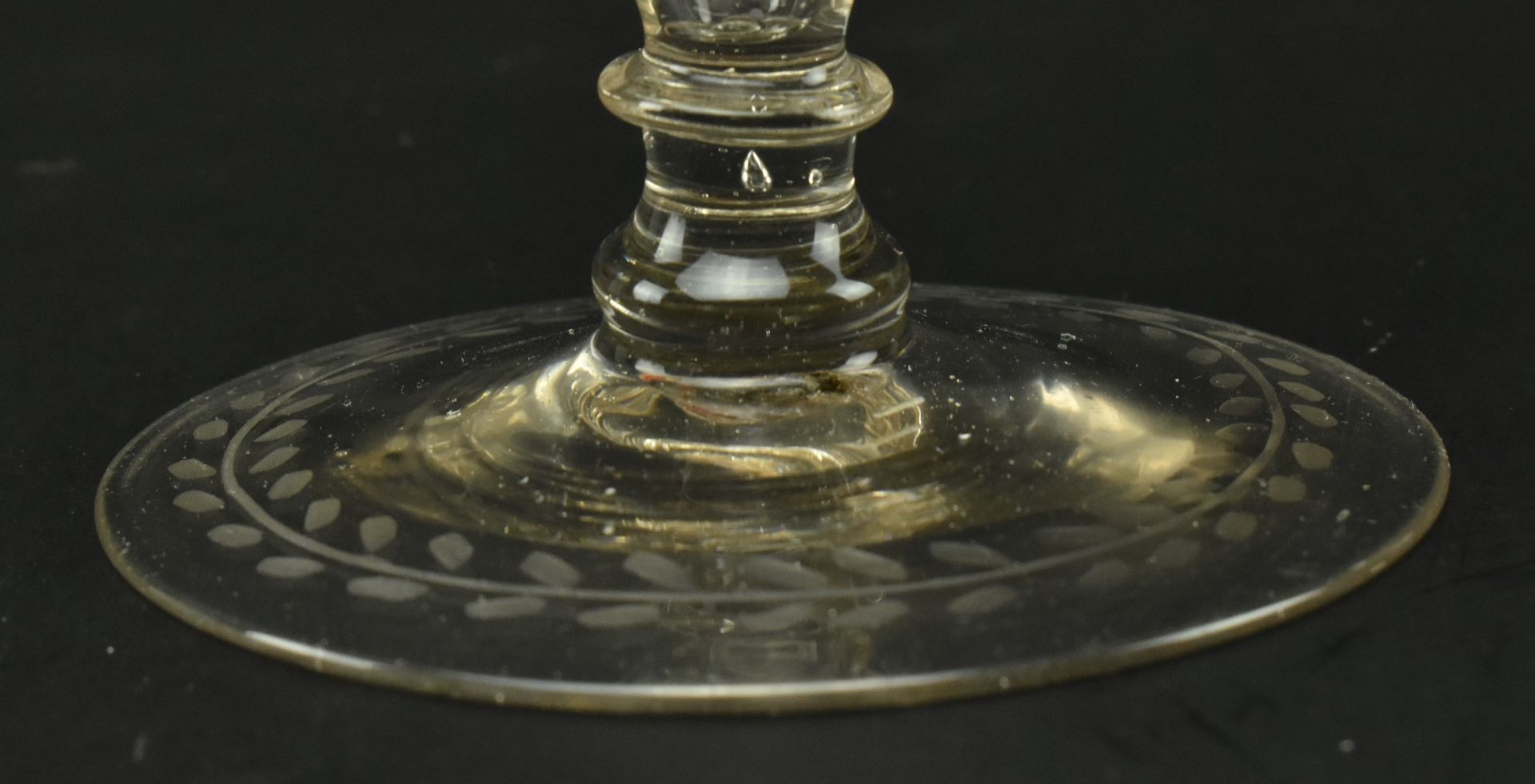 18TH CENTURY BOHEMIAN HAND BLOWN ENGRAVED GOBLET GLASS - Image 5 of 6