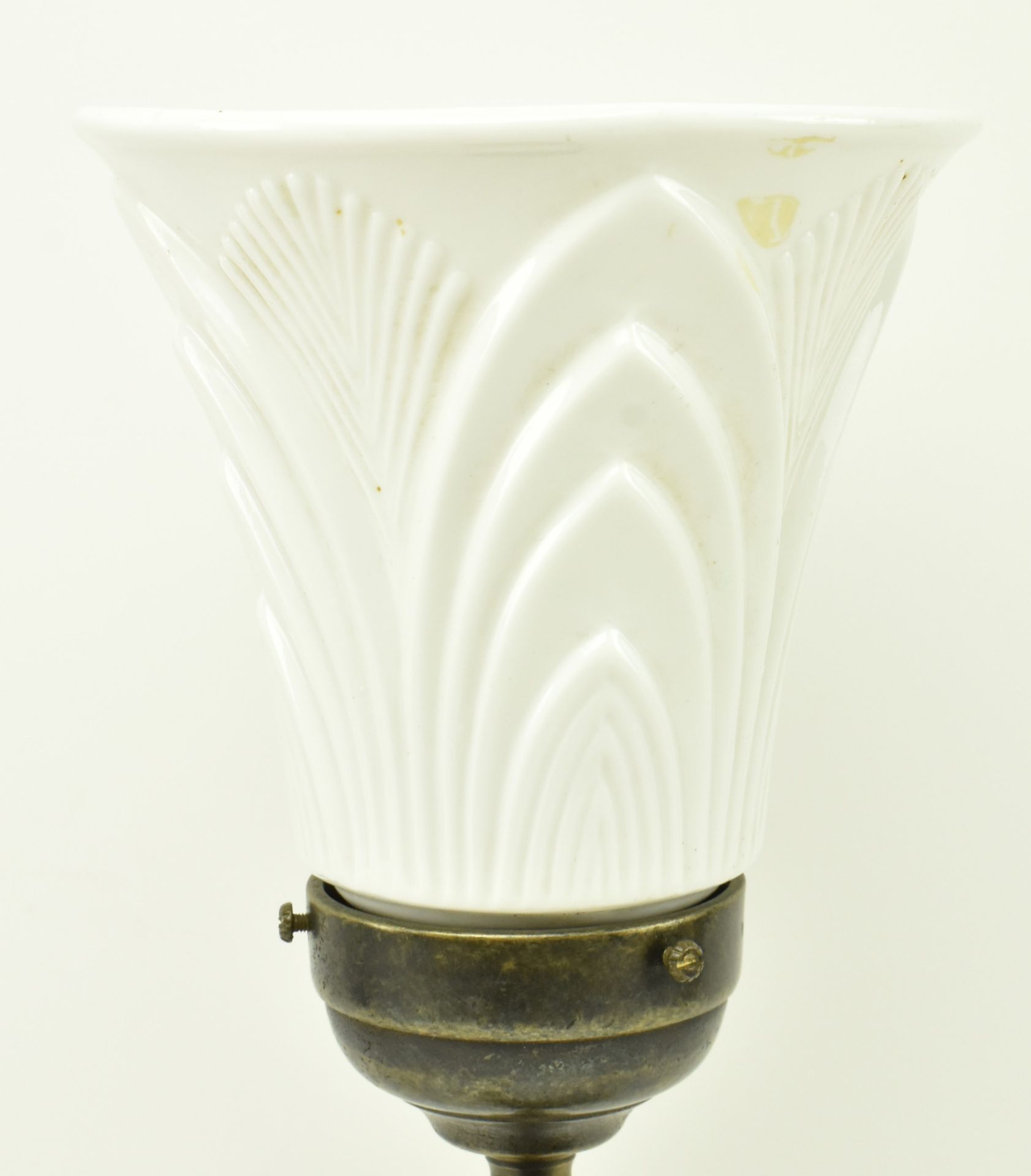 AFTER AUGUSTE MOREAU - ART NOUVEAU STYLE SPELTER DESK LAMP - Image 3 of 7