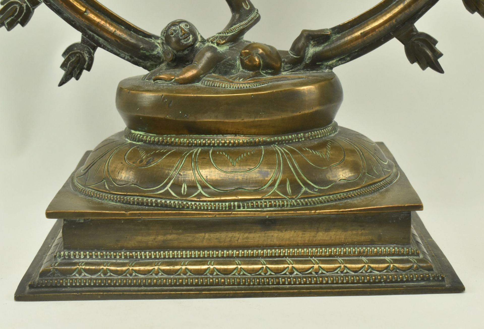 LATE 19TH CENTURY INDIAN DANCING SHIVA BRONZE TEMPLE STATUE - Image 4 of 7