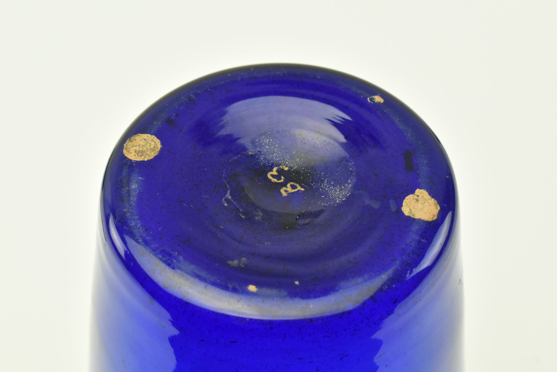 EARLY 19TH CENTURY COLLECTION OF COLOURED GLASS PIECES - Image 4 of 7