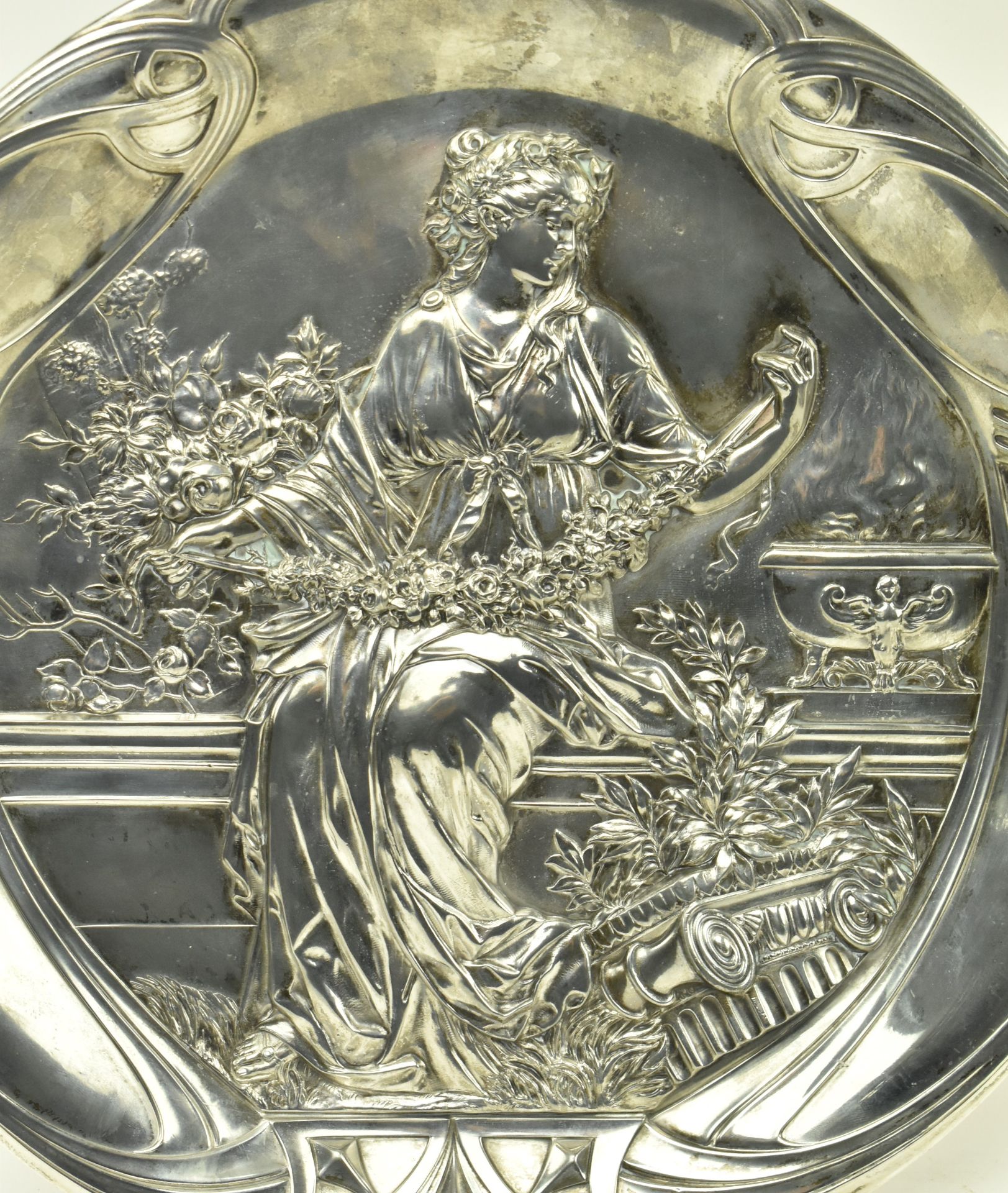 PAIR OF WMF ART NOUVEAU SILVER PLATED ALLEGORICAL CHARGERS - Image 4 of 9