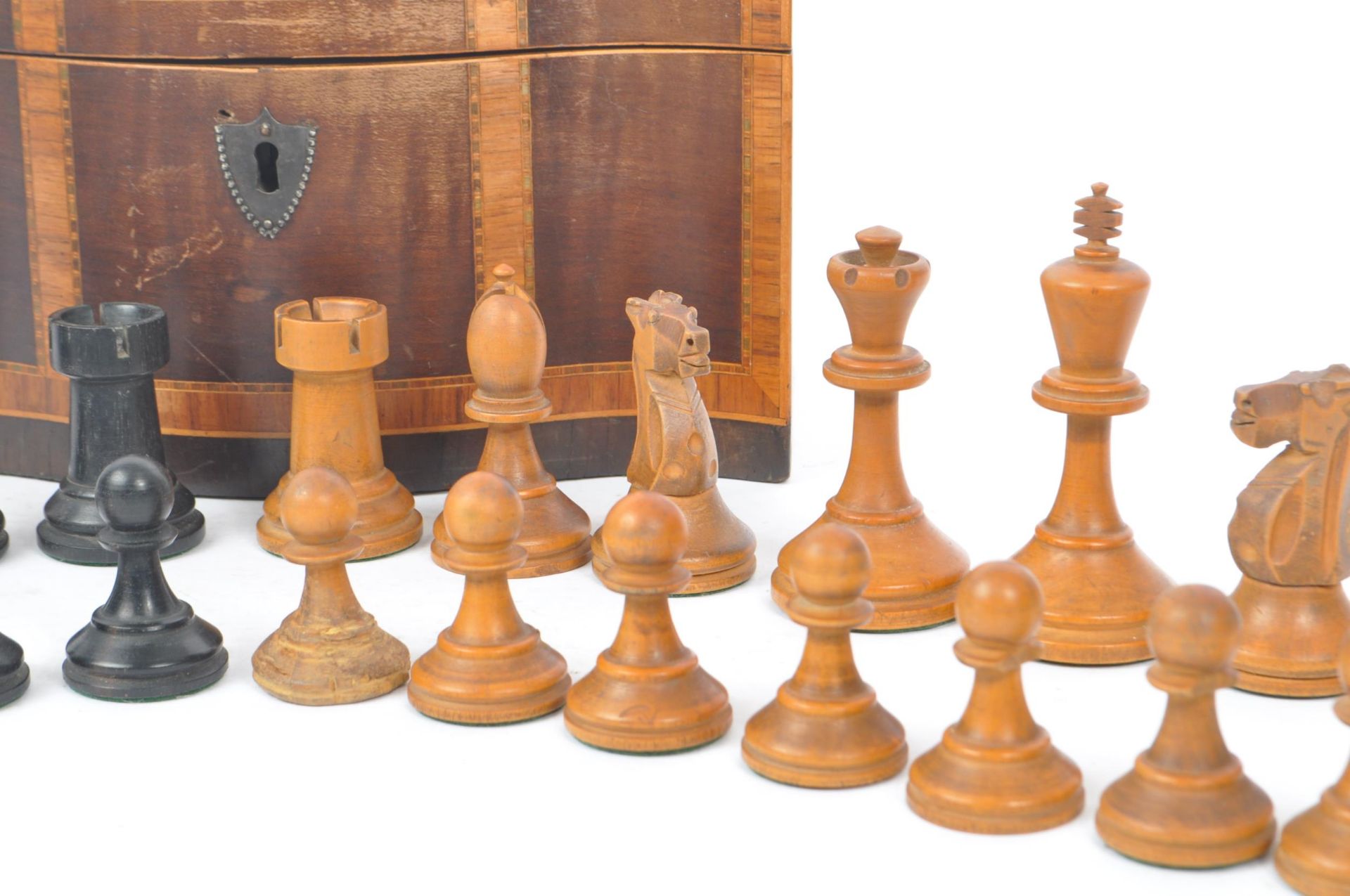 GEORGE III WEIGHTED CHESS PIECES INLAID BOX - Image 4 of 8